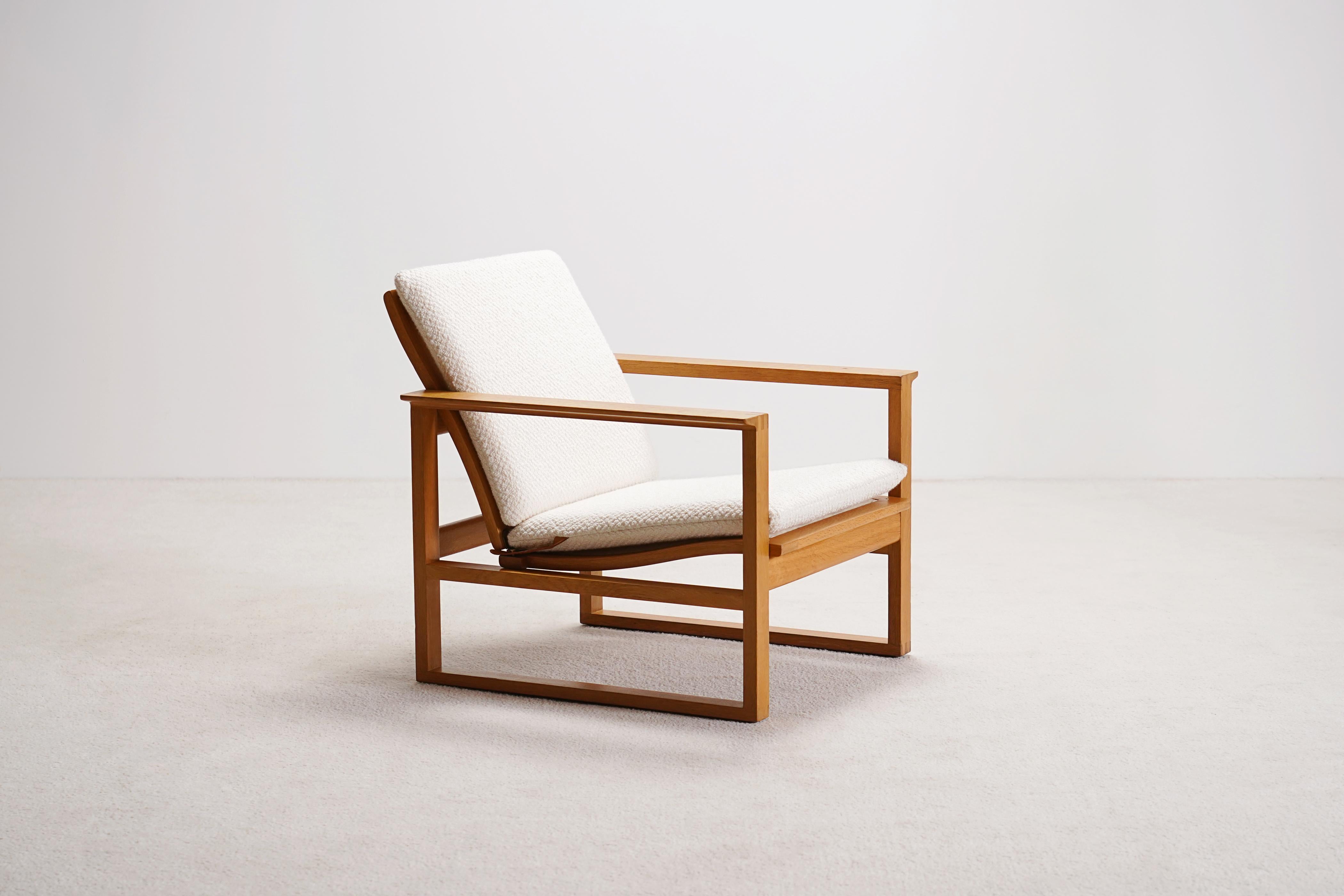 Scandinave moderne Børge Mogensen, Fauteuil de salon simple en Oak Oak, modèle 2256. 1956. New Upholstery. en vente
