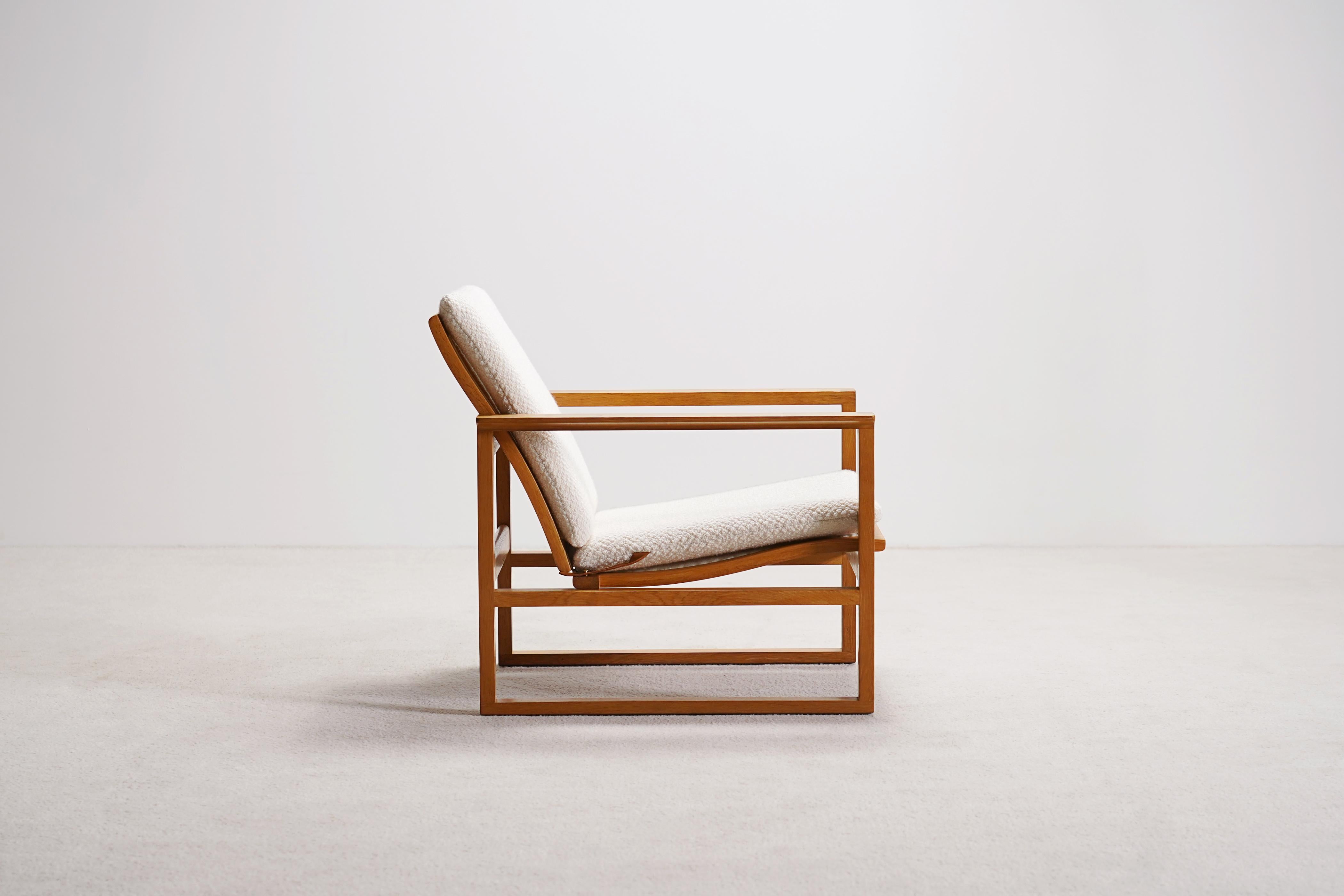 Danois Børge Mogensen, Fauteuil de salon simple en Oak Oak, modèle 2256. 1956. New Upholstery. en vente