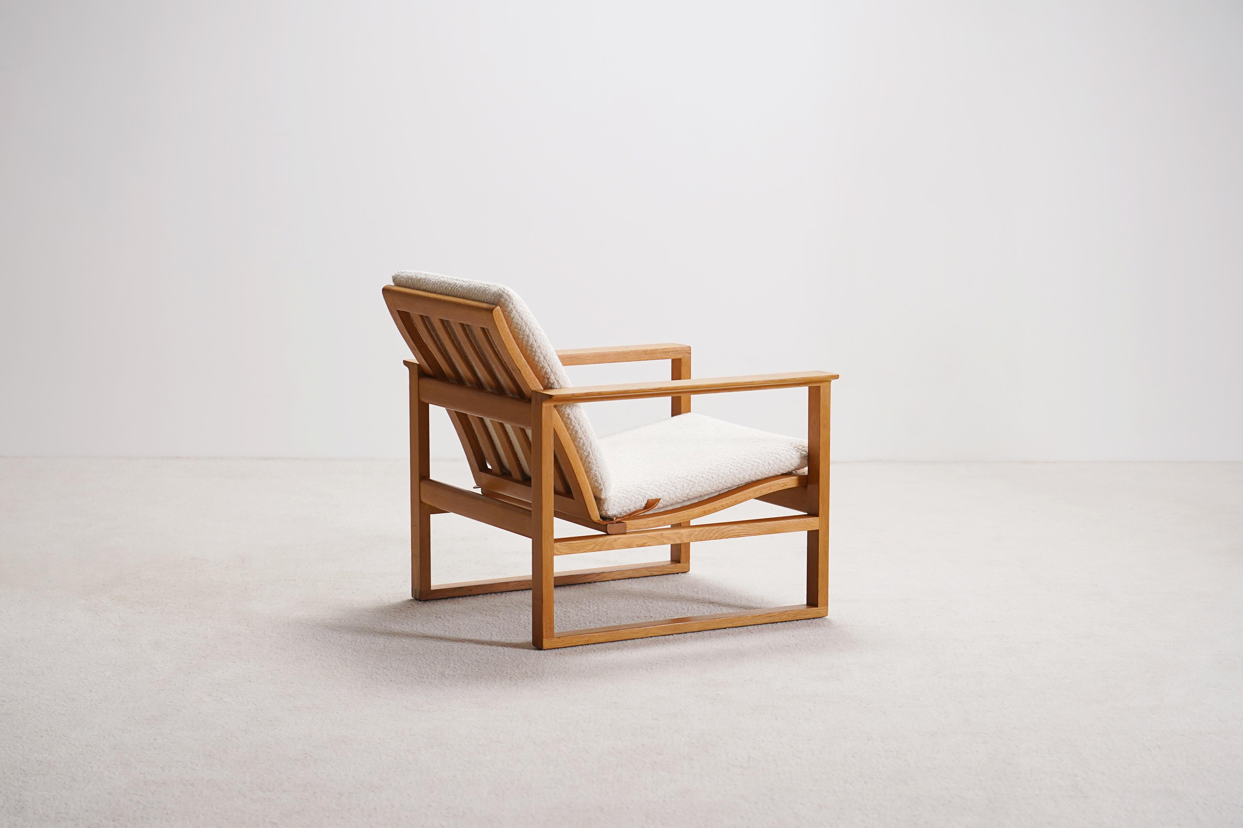 Børge Mogensen, Fauteuil de salon simple en Oak Oak, modèle 2256. 1956. New Upholstery. Bon état - En vente à Paris, FR