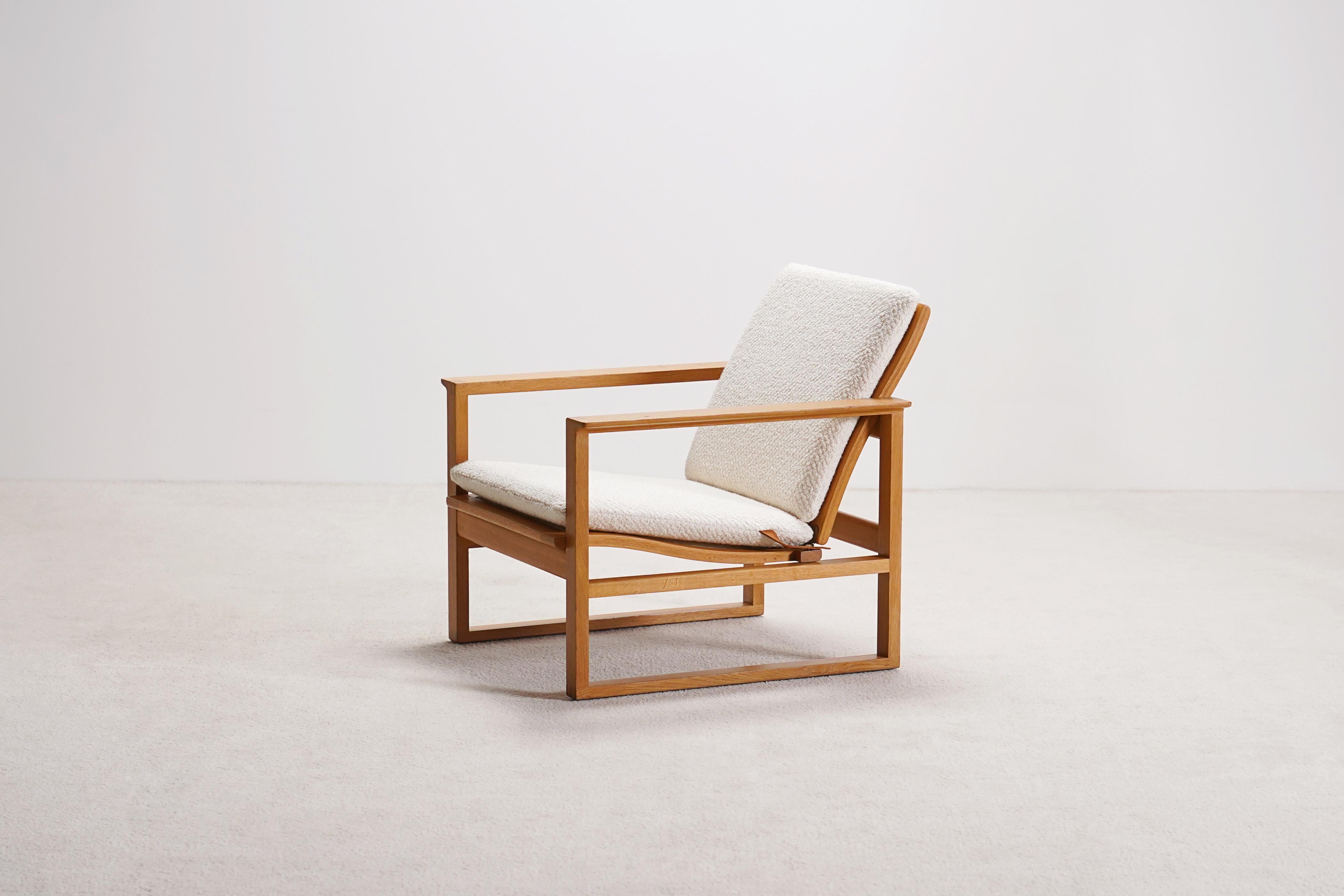 Tissu Børge Mogensen, Fauteuil de salon simple en Oak Oak, modèle 2256. 1956. New Upholstery. en vente