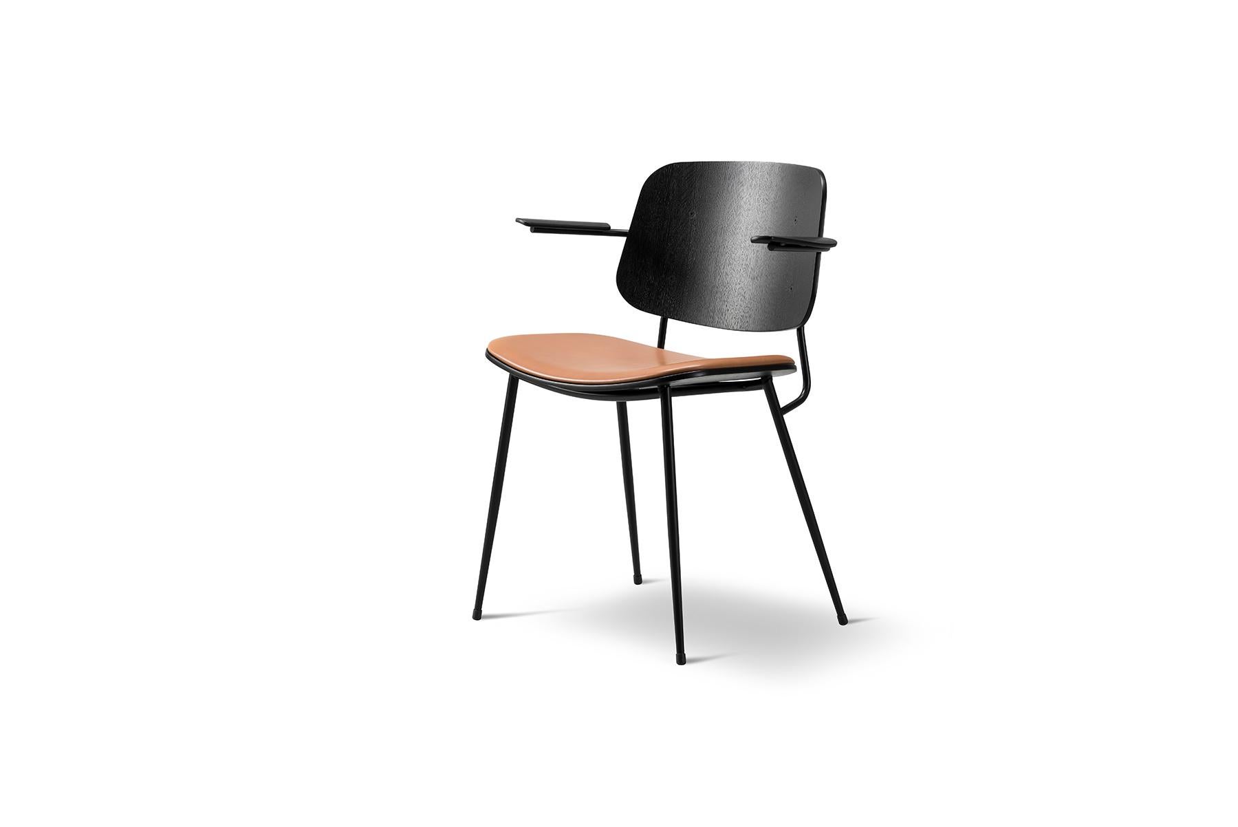 In 1952 Mogensen built onto the Søborg series with a steel-framed version, a design that he viewed as a reflection on international modernism. The generous back and seat with optional upholstery provides for many hours of use.