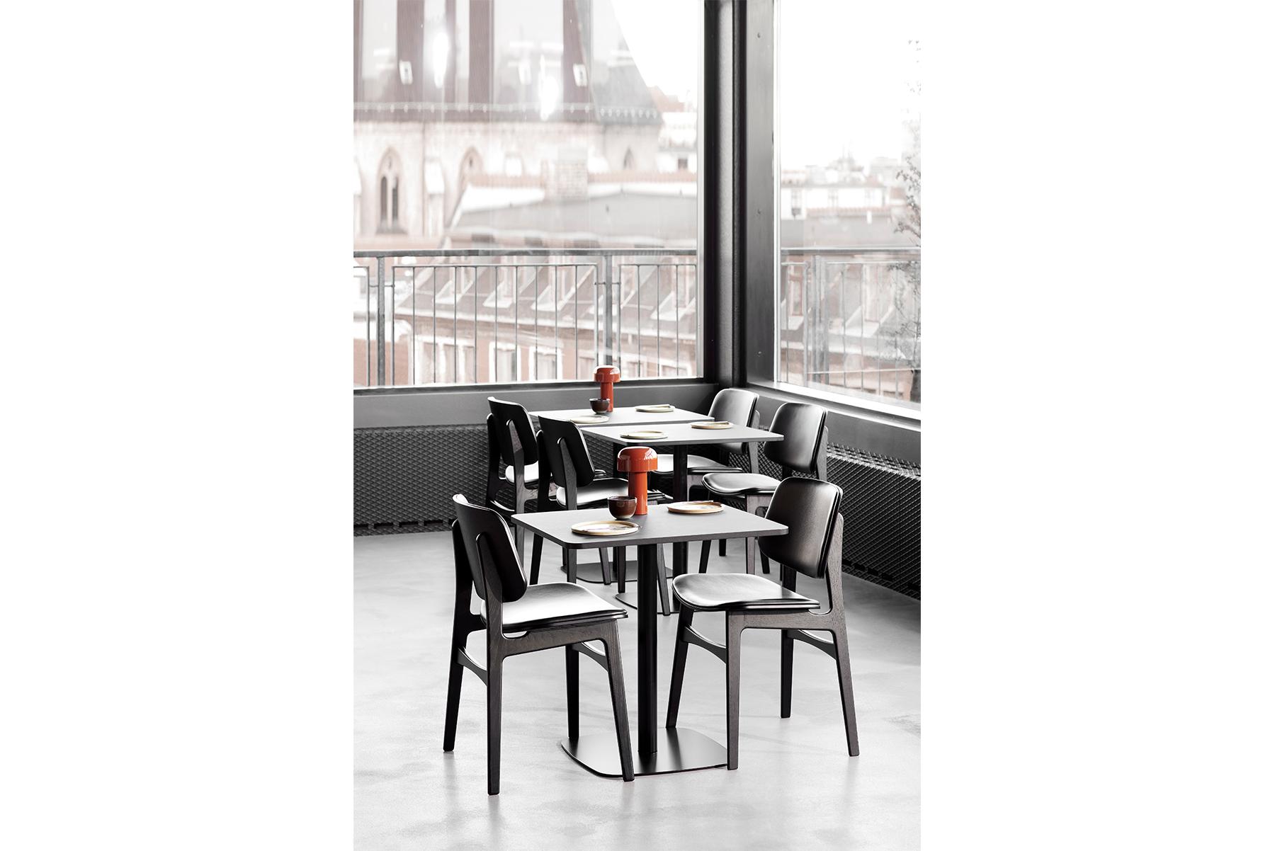 Soborg-Stuhl mit Holzrahmen, Sitz und Rückenlehne gepolstert, Mogensen im Angebot 1