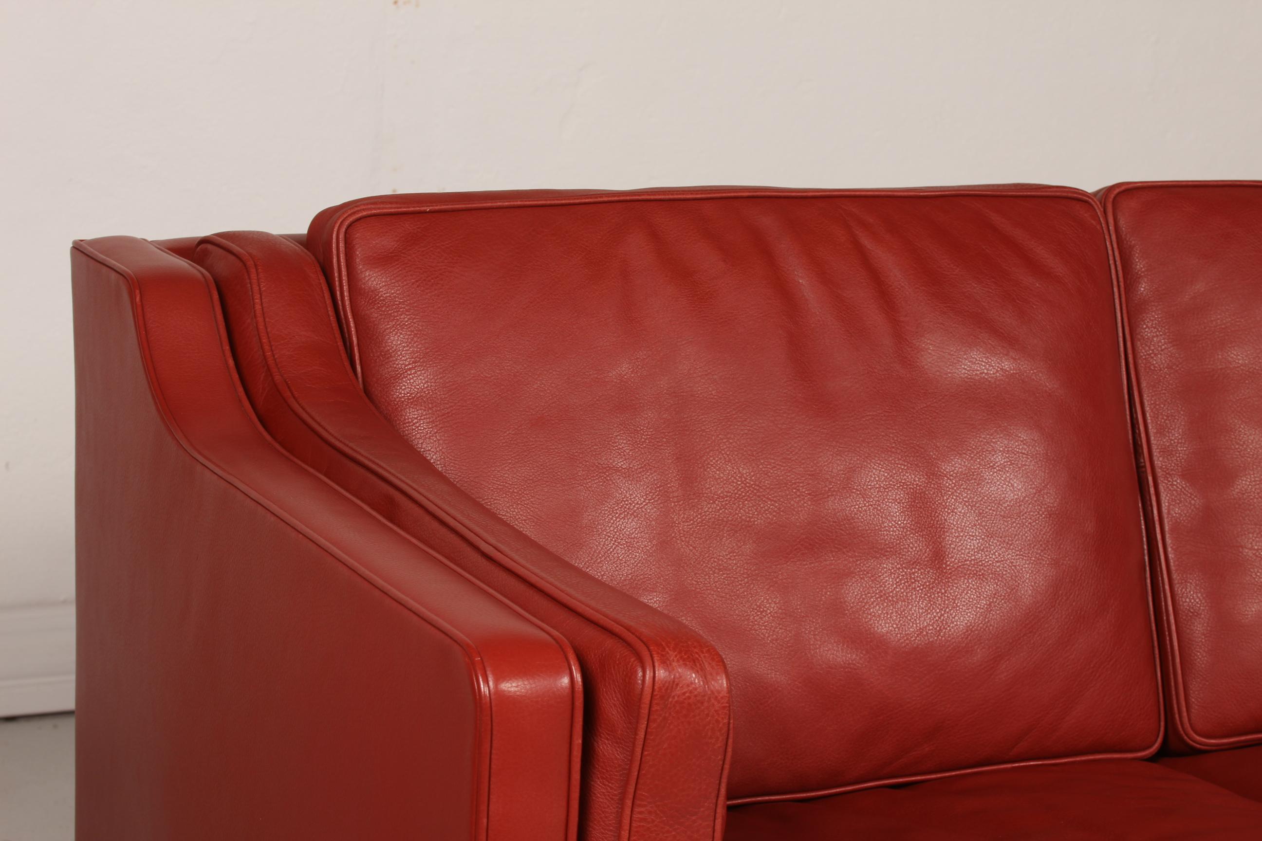 Danish Børge Mogensen Sofa 2212 Red Brown Leather and Oak Fredericia Stolefabrik, 1986