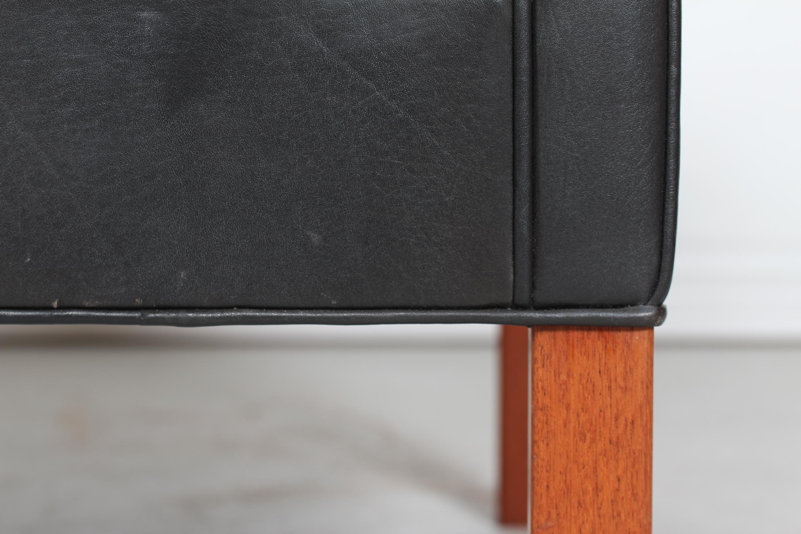 Børge Mogensen Sofa 2212 with Black Leather by Fredericia Stolefabrik, 1981 3