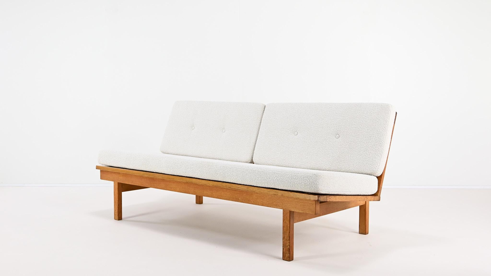 Scandinavian Modern Børge Mogensen Sofa 2218 for Fredericia Stolefabrik