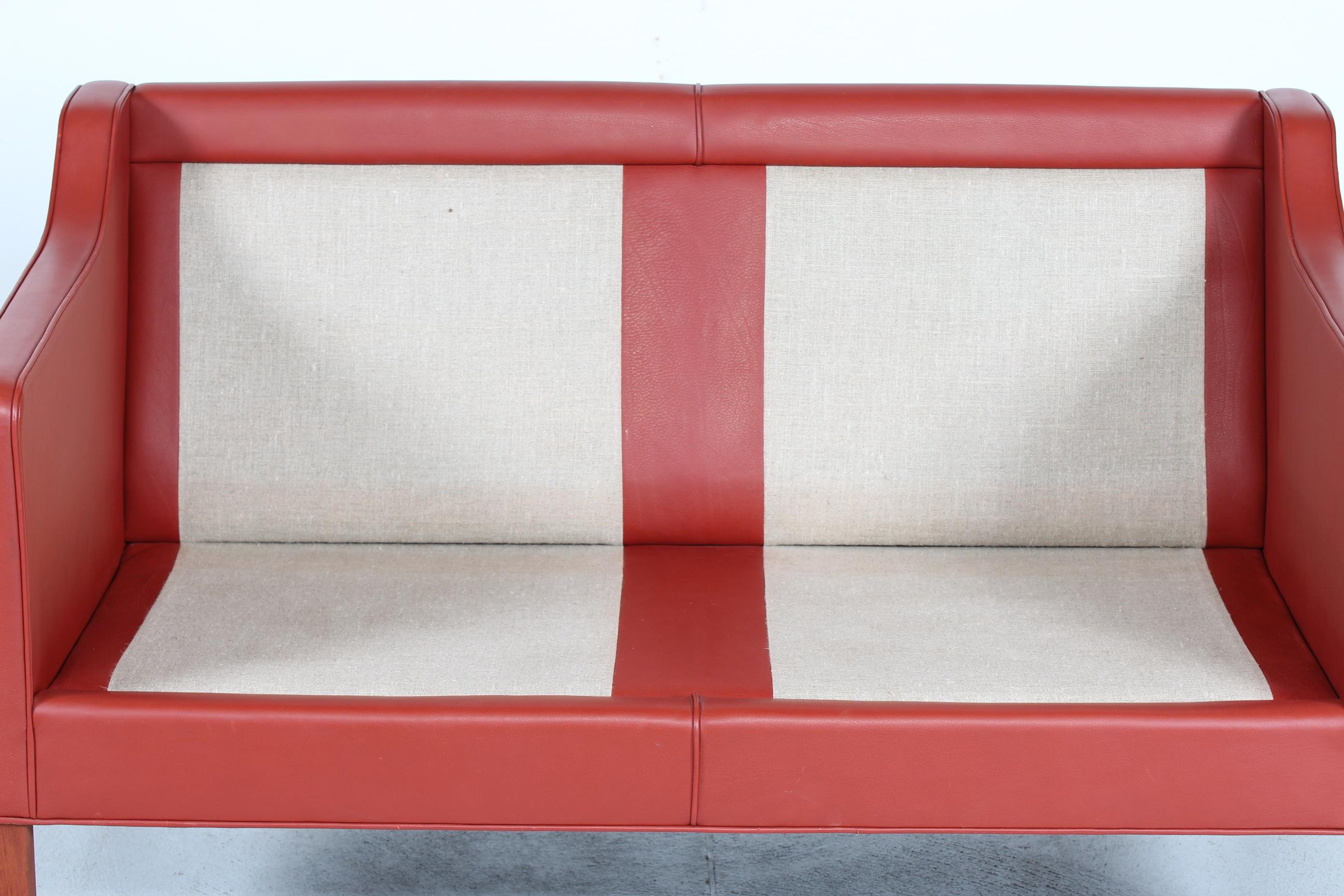 Børge Mogensen Sofa 2322 with Red Brown Leather by Fredericia Furniture, 1995 For Sale 3