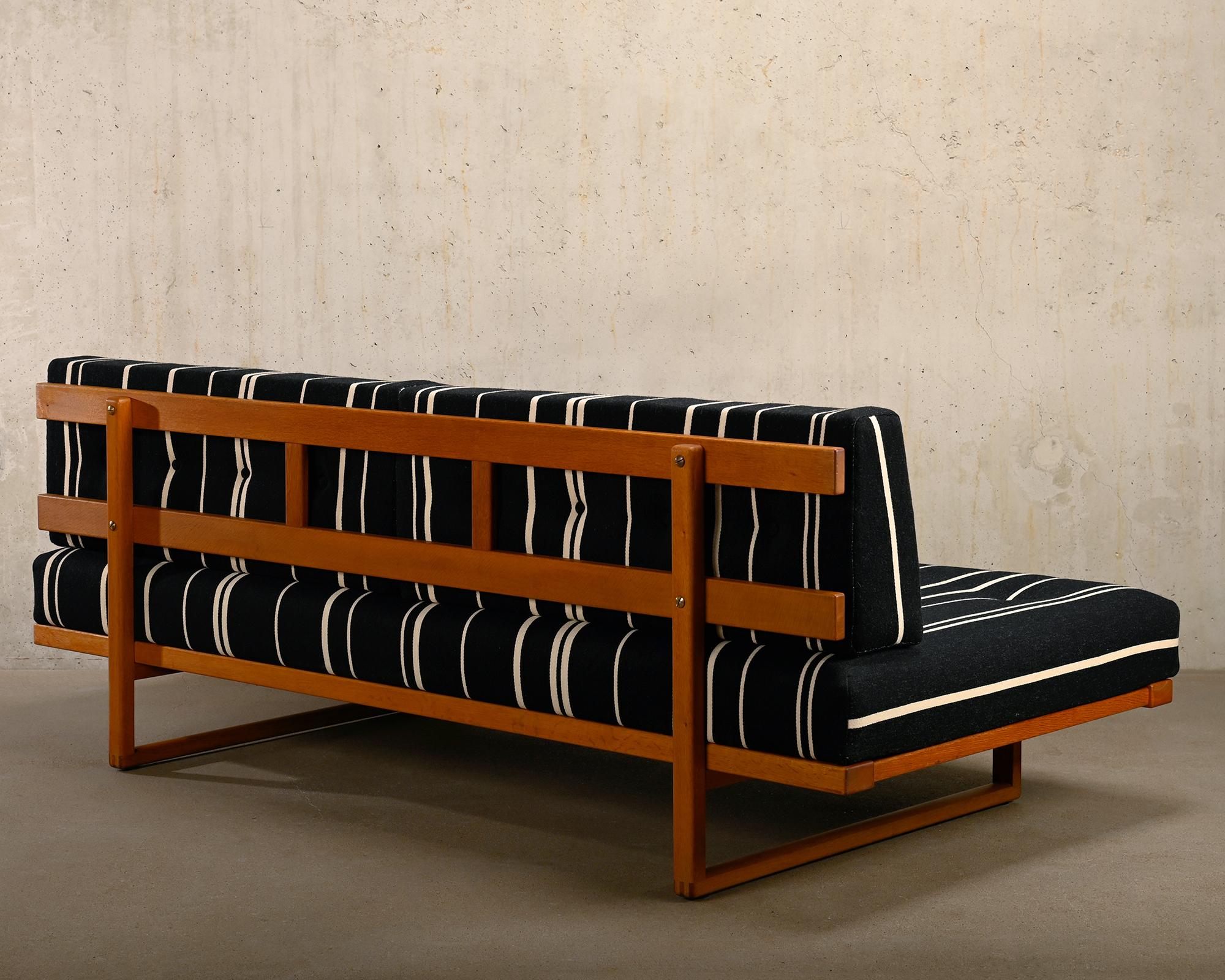 Danish Børge Mogensen Sofa and Daybed 4312 in Oak and Wool by Fredericia Stolefabrik