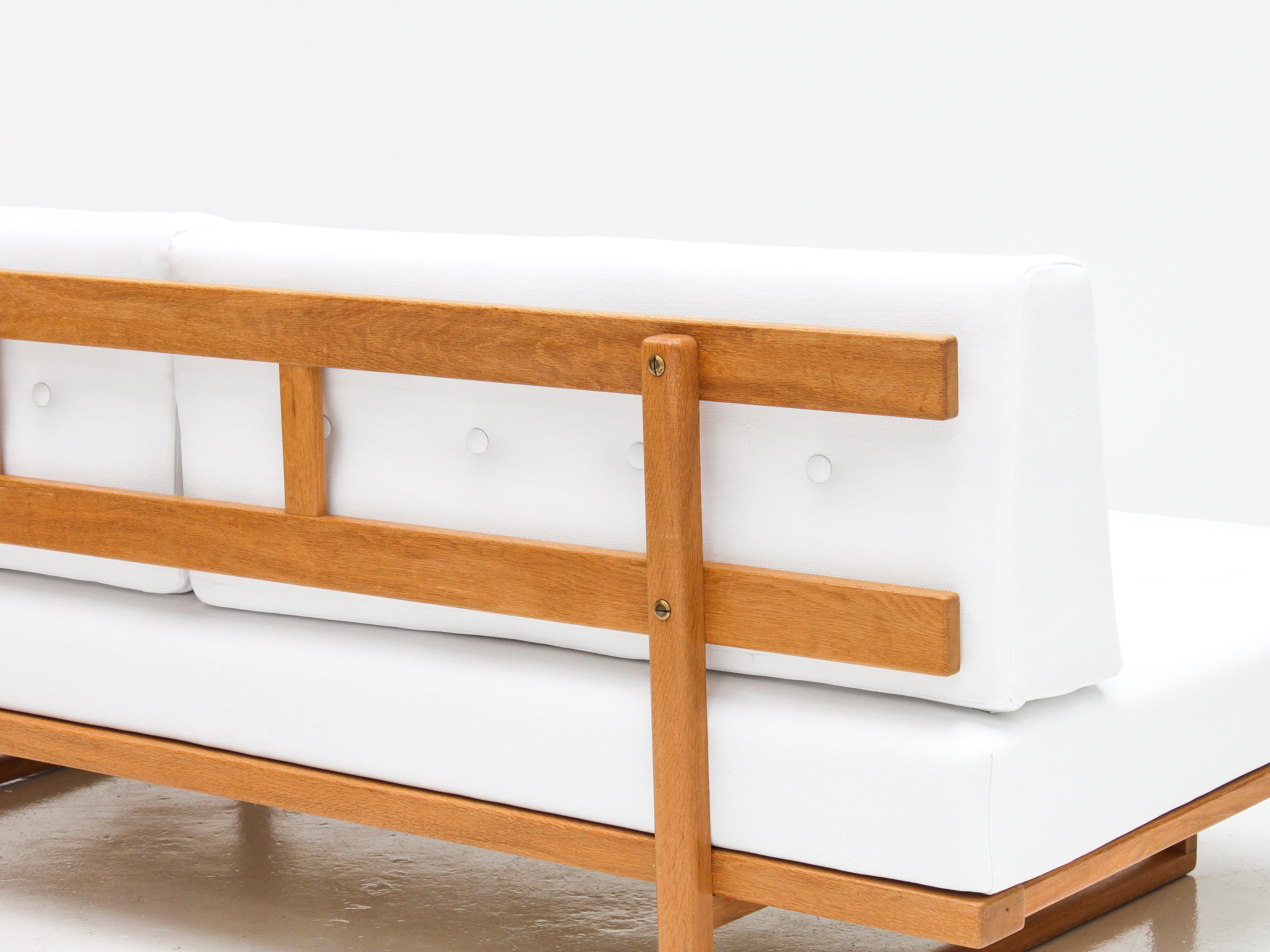 20th Century Børge Mogensen Sofa / Daybed Model 4311/4312 in Pierre Frey, Fredericia, Denmark