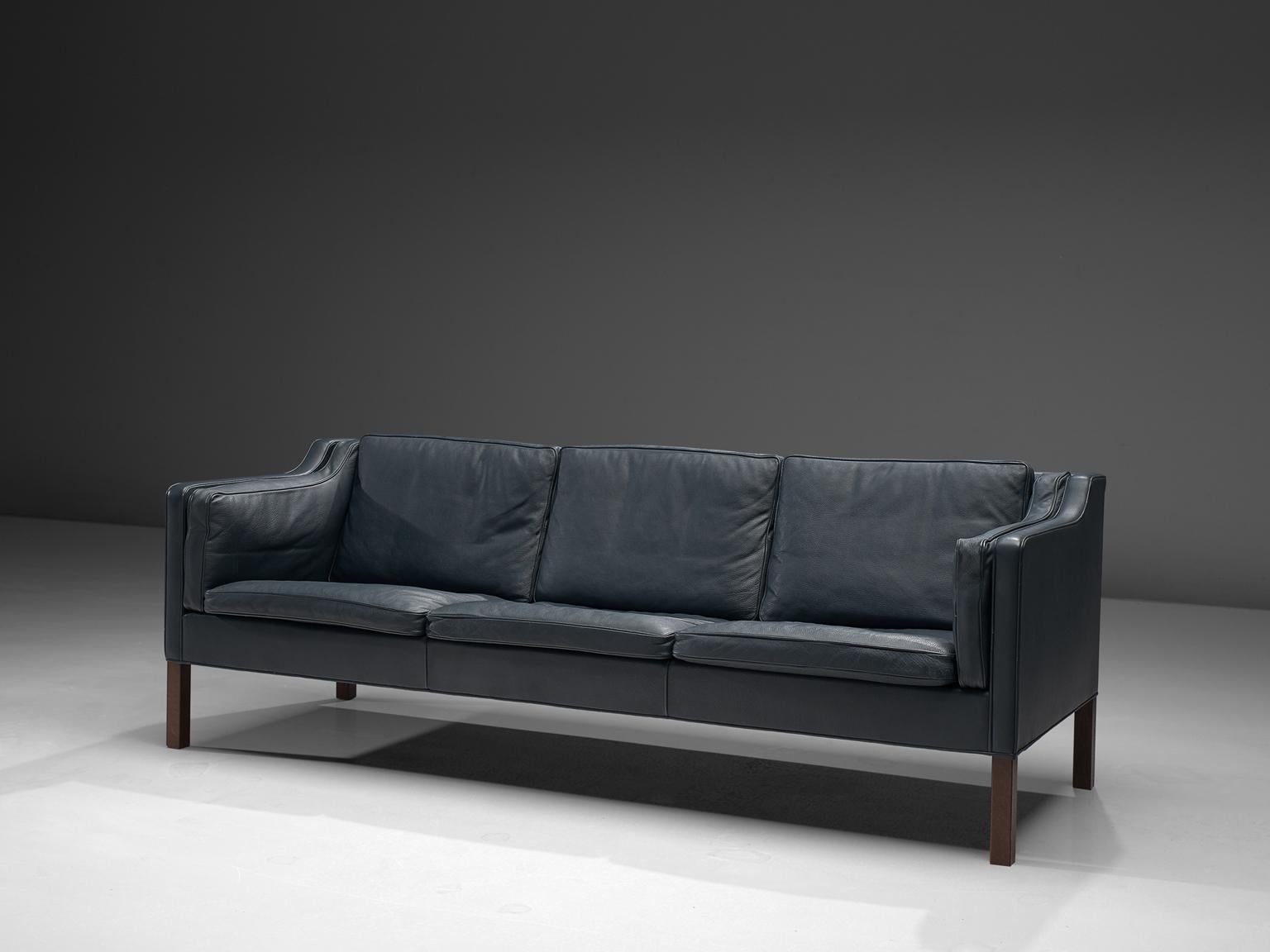 Børge Mogensen for Fredericia Stolefabrik, 3-seat sofa BM2213, leather and stained oak, Denmark, design 1962, manufactured in 1980s. 

Very well conditioned 3-seat sofa from Børge Mogensen. This model was designed by Mogensen for his own home, in