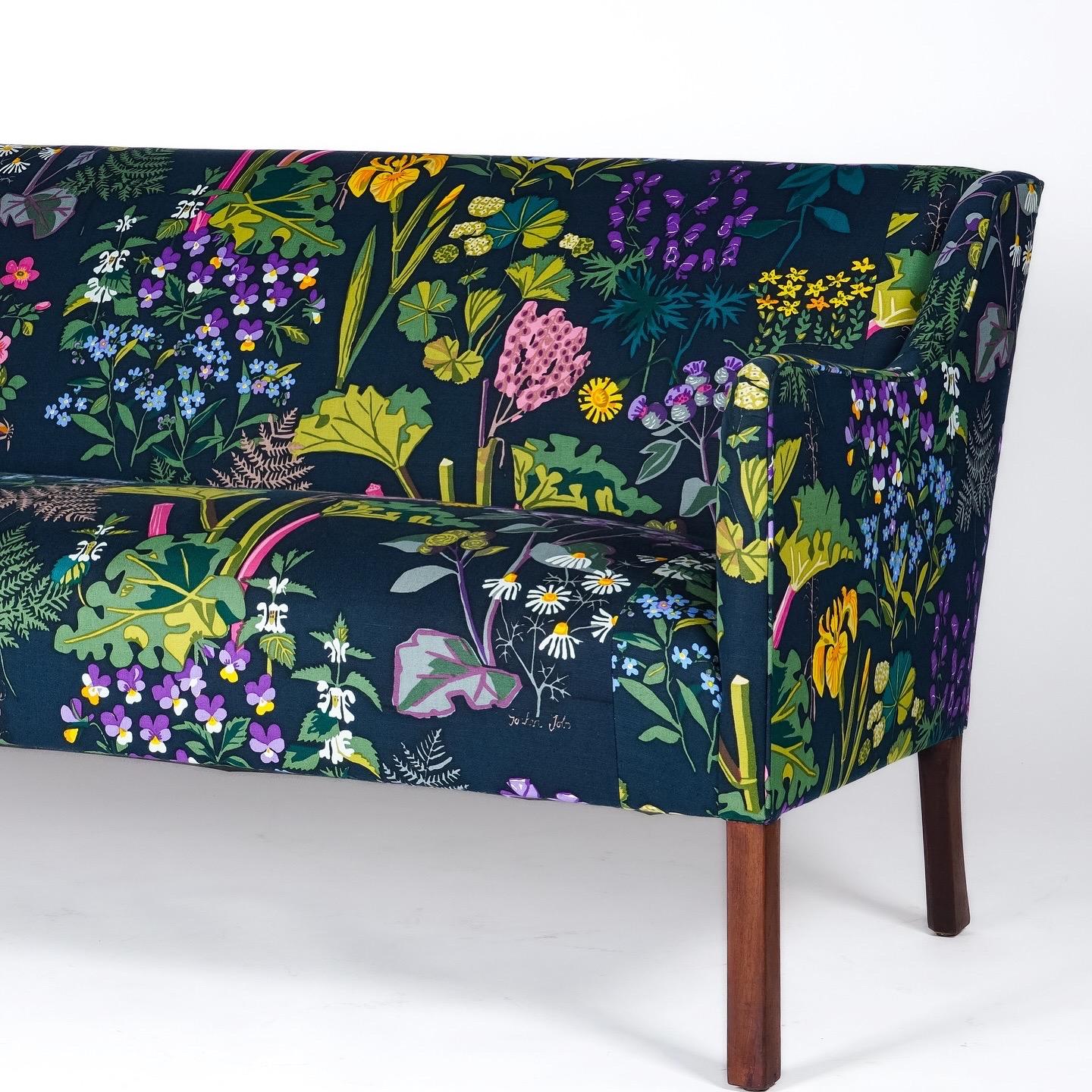 Børge Mogensen Sofa in Swedish Textile In Good Condition For Sale In Portland, OR