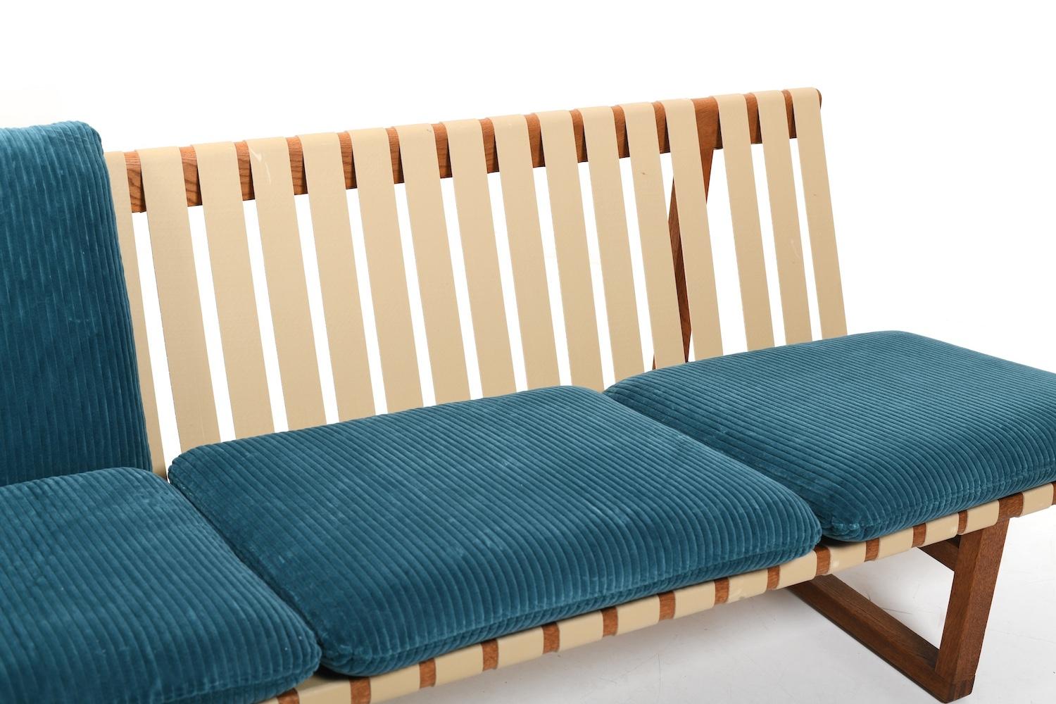 Børge Mogensen Sofa Model 211 New Upholstered For Sale 7