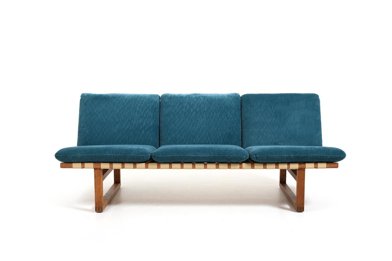 20th Century Børge Mogensen Sofa Model 211 New Upholstered For Sale