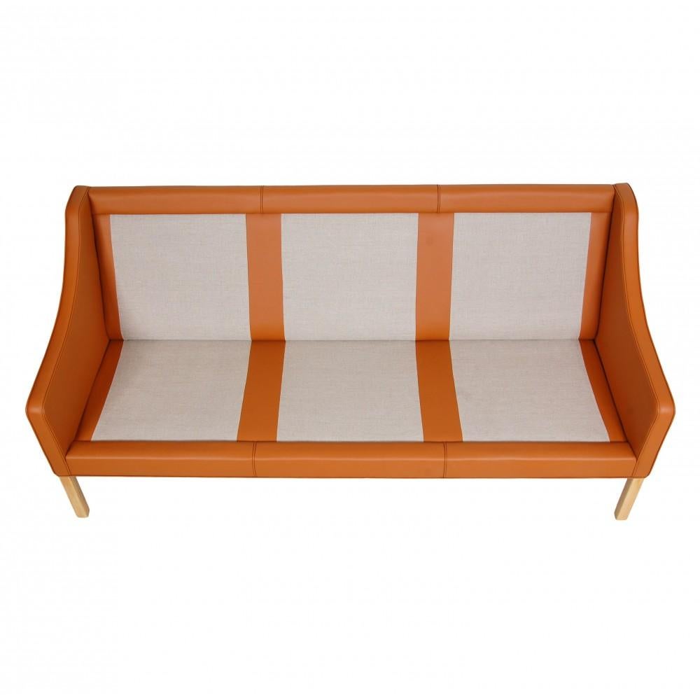 Mid-20th Century Børge Mogensen Sofa, Model 2209, newly upholstered with cognac bison leather For Sale