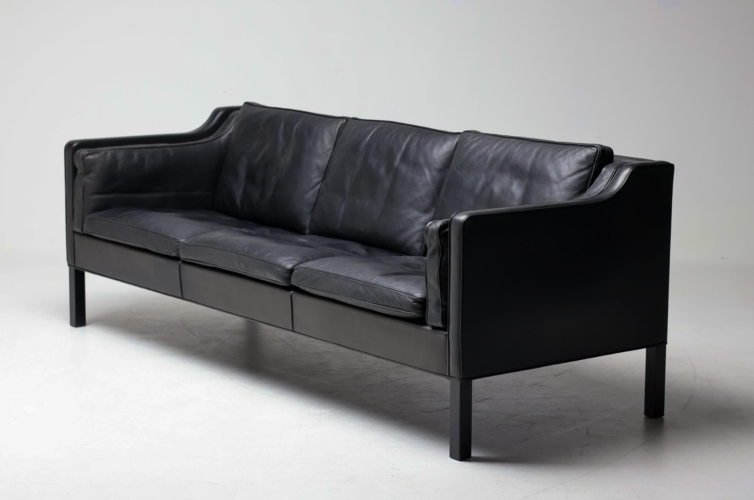 Divano a 3 posti in pelle nera Børge Mogensen Modello 2213 di Fredericia Denmark in vendita 8