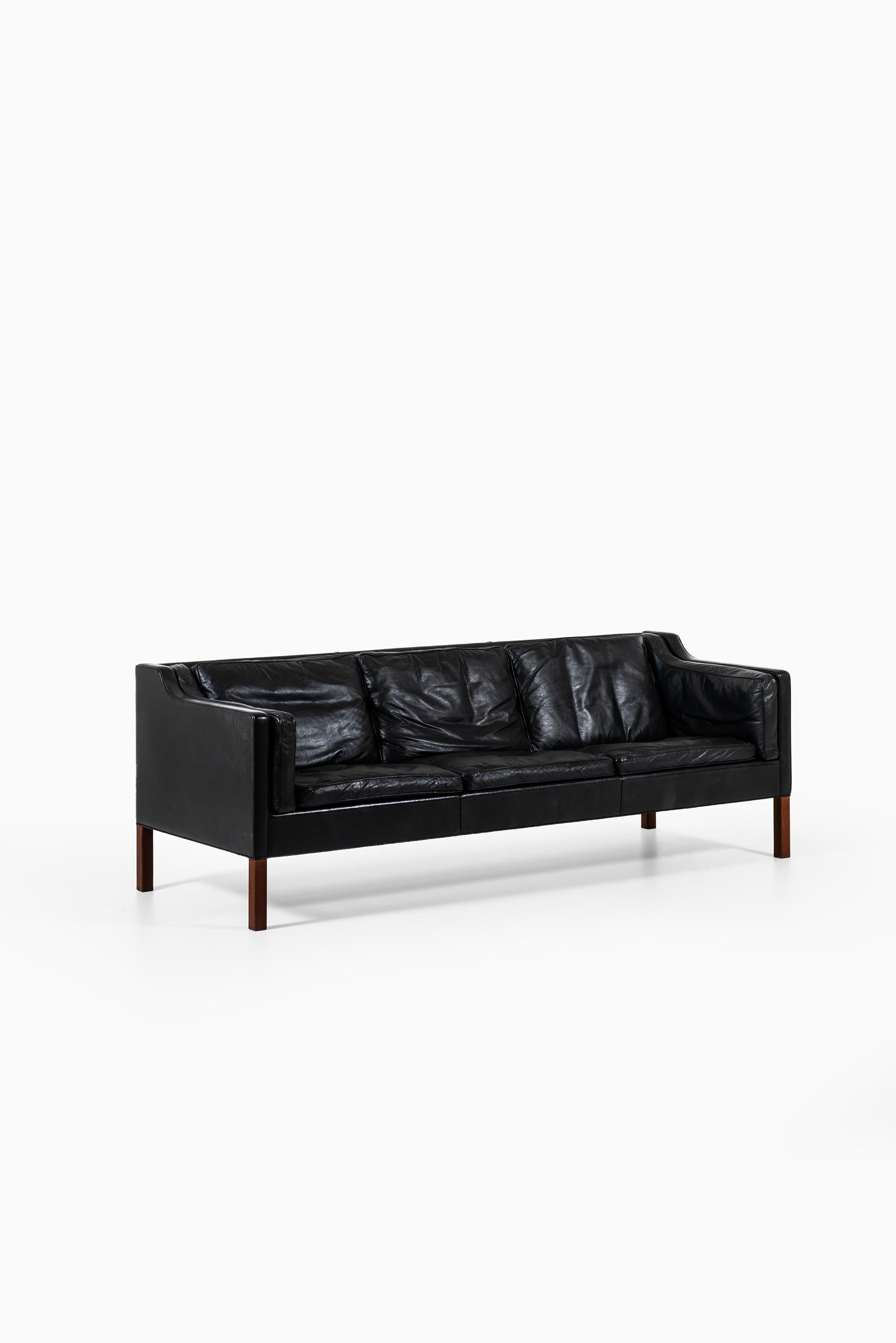 Leather Børge Mogensen Sofa Model 2213 by Fredericia Stolefabrik in Denmark For Sale