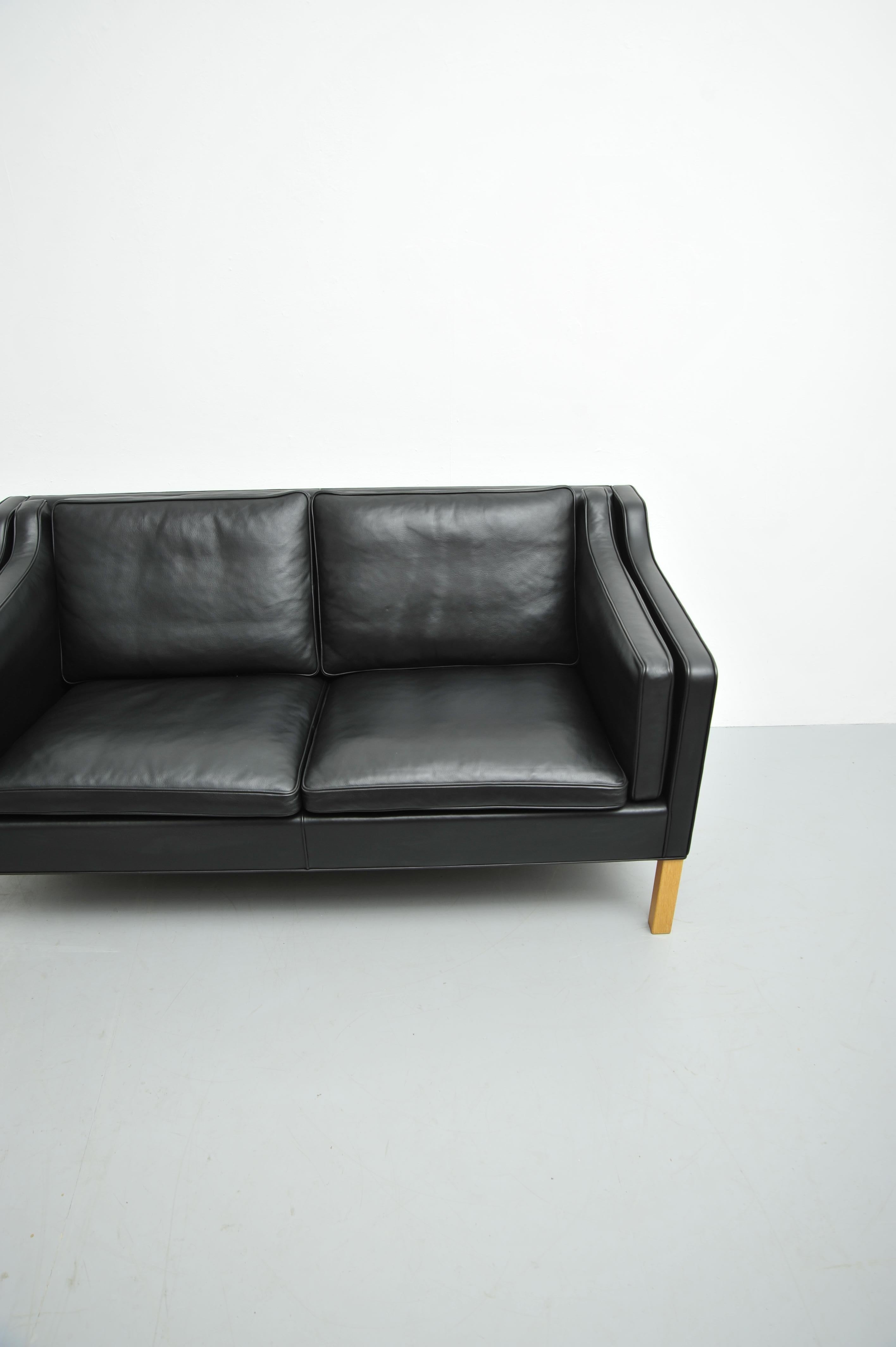 BØRGE MOGENSEN SOFA MODELL 2212 Mid Century black Leather tow seater  For Sale 6
