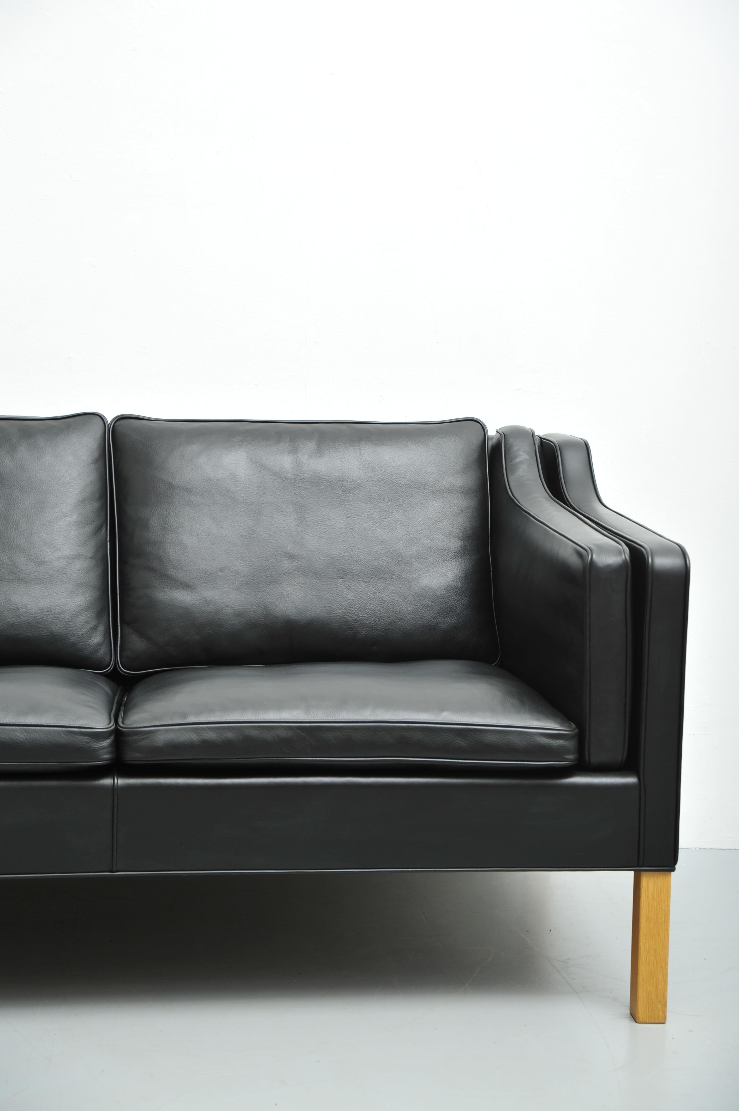 BØRGE MOGENSEN SOFA MODELL 2212 Mid Century black Leather tow seater  For Sale 10