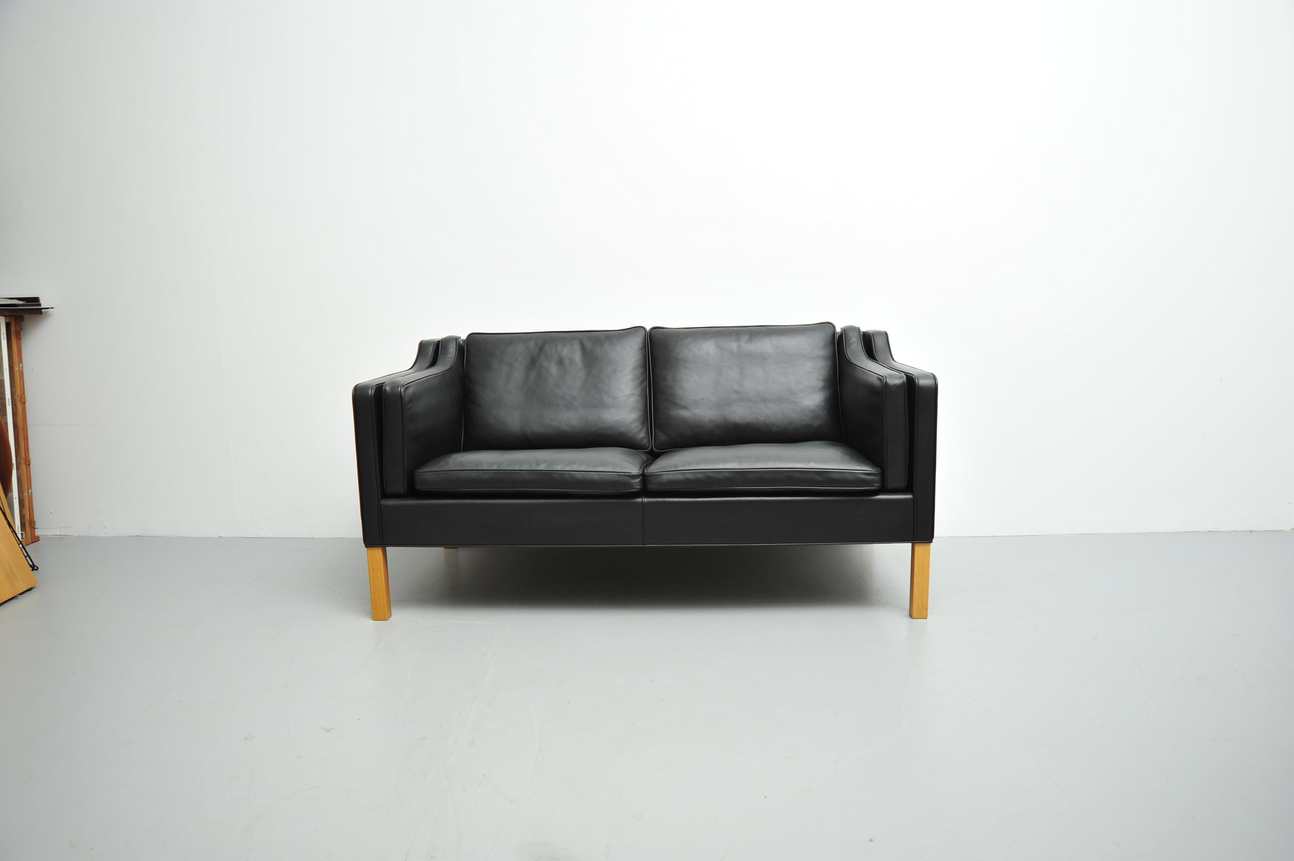 Mid-Century Modern BØRGE MOGENSEN SOFA MODELL 2212 Mid Century black Leather tow seater  For Sale