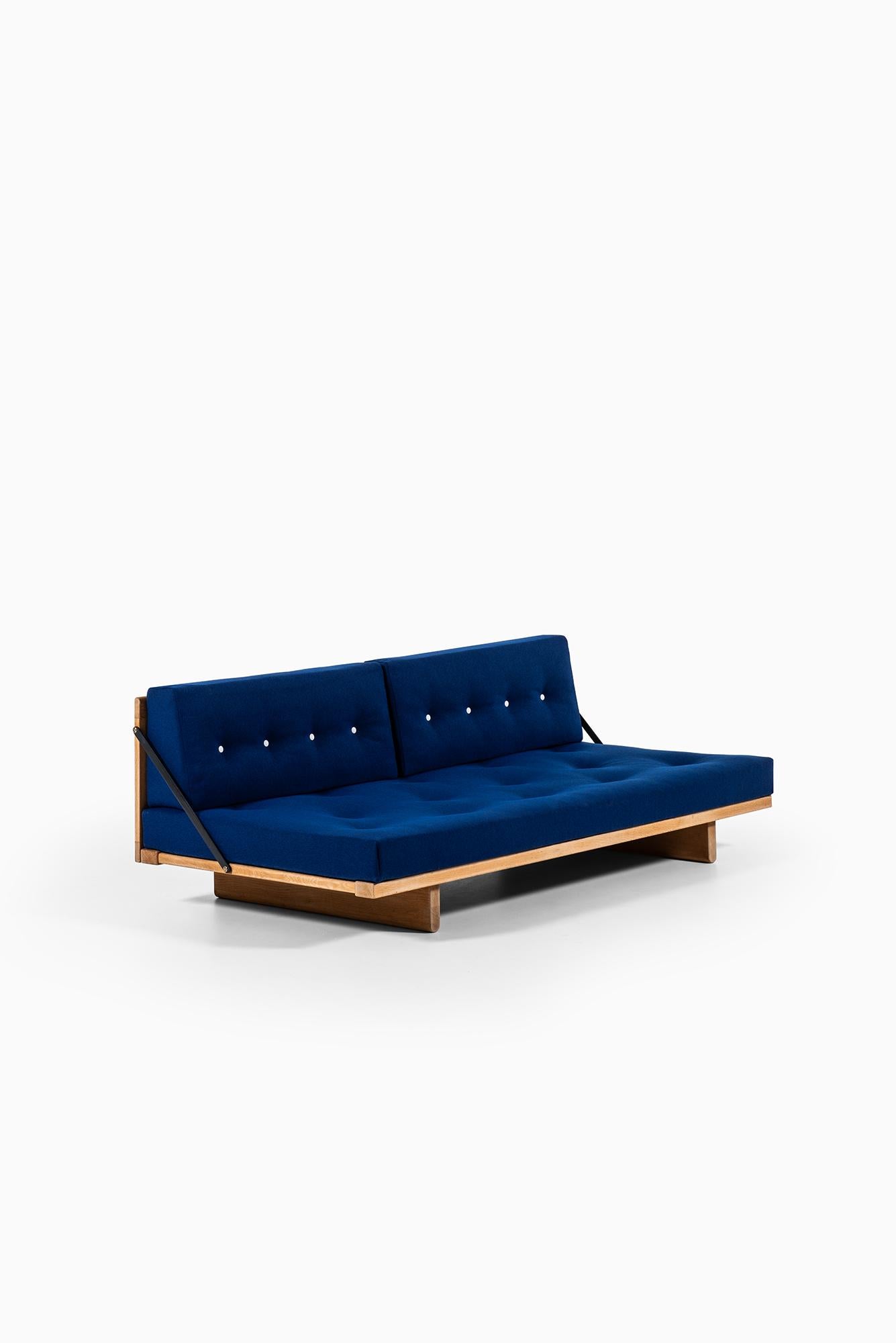 Scandinavian Modern Børge Mogensen Sofa or Daybed Model 192 by Fredericia Stolefabrik in Denmark