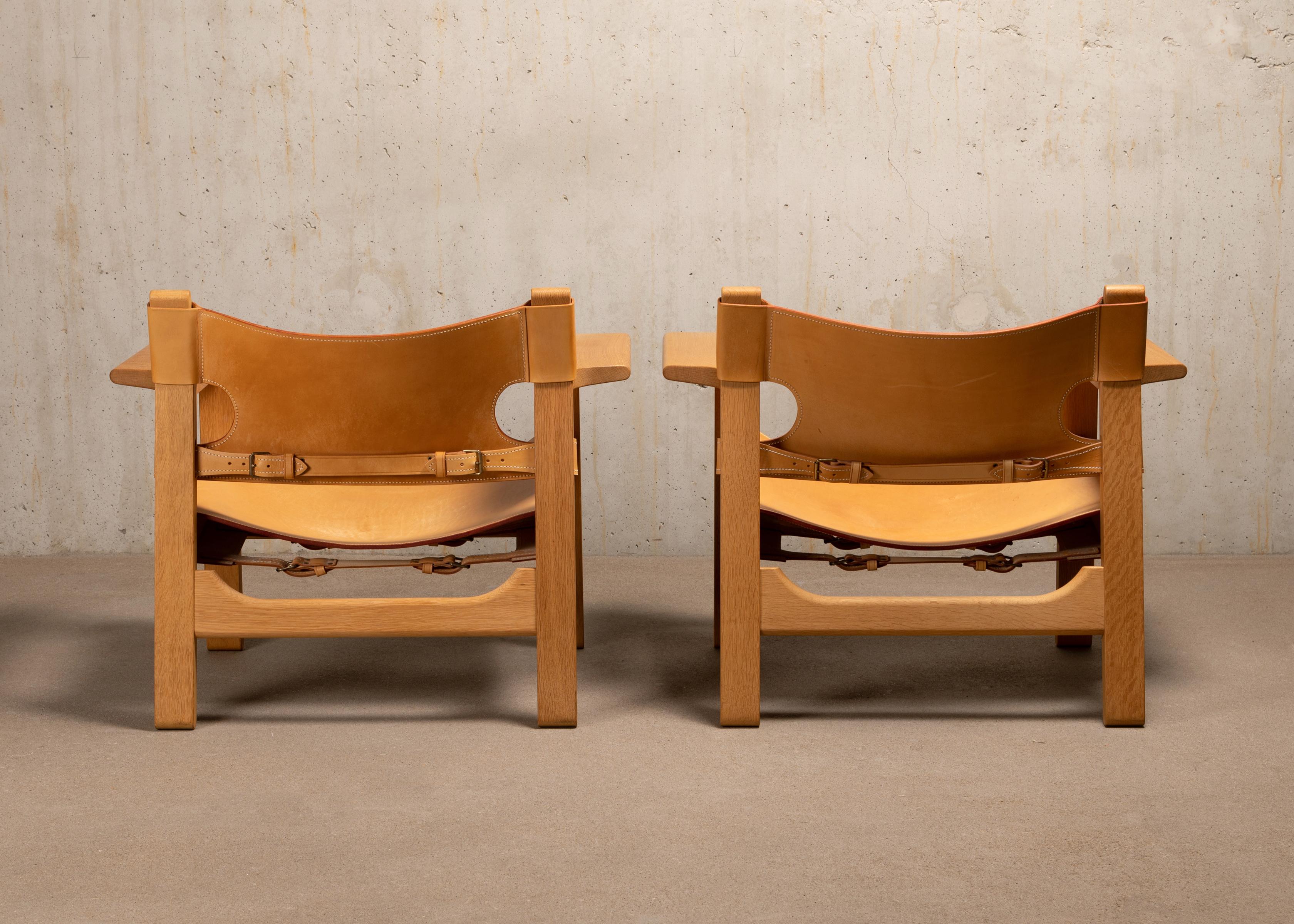 Milieu du XXe siècle Ensemble de chaises espagnoles Børge Mogensen en cuir naturel et Oak pour Fredericia en vente