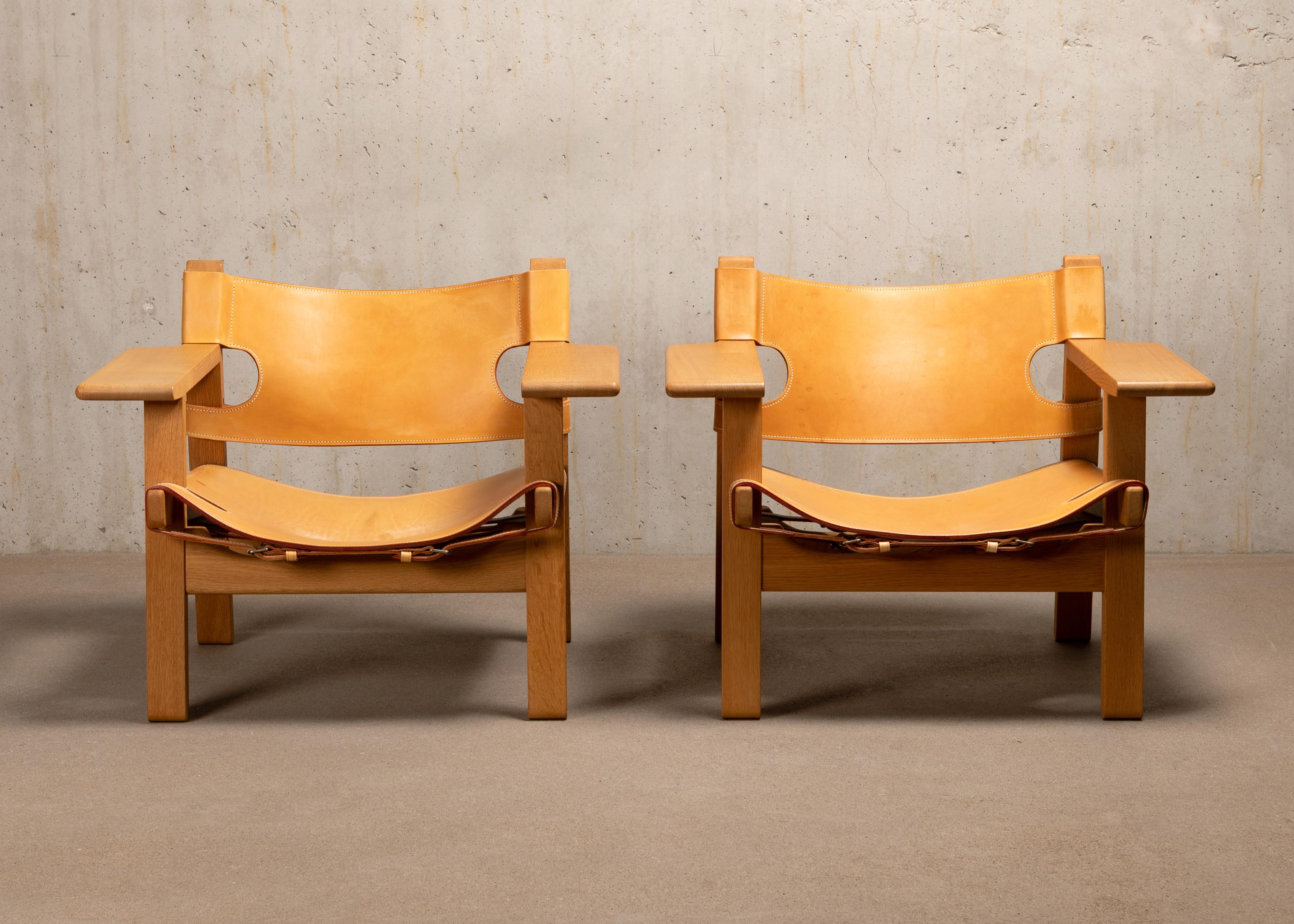Børge Mogensen Spanish Chair set in Naturel Leather and Oak for Fredericia In Good Condition For Sale In Amsterdam, NL