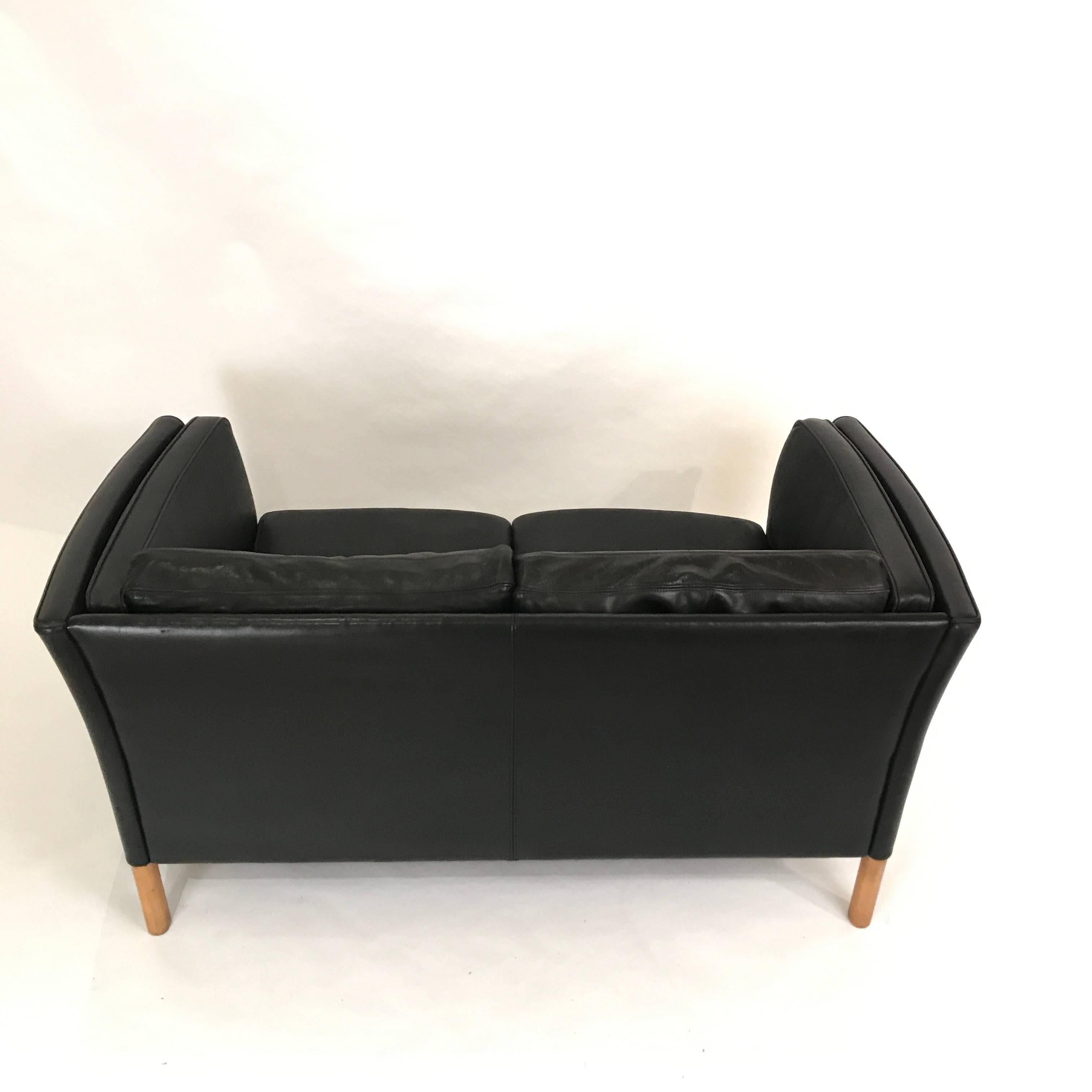 Børge Mogensen Style Black Scandinavian Danish Modern Leather Two-Seat Sofa 5