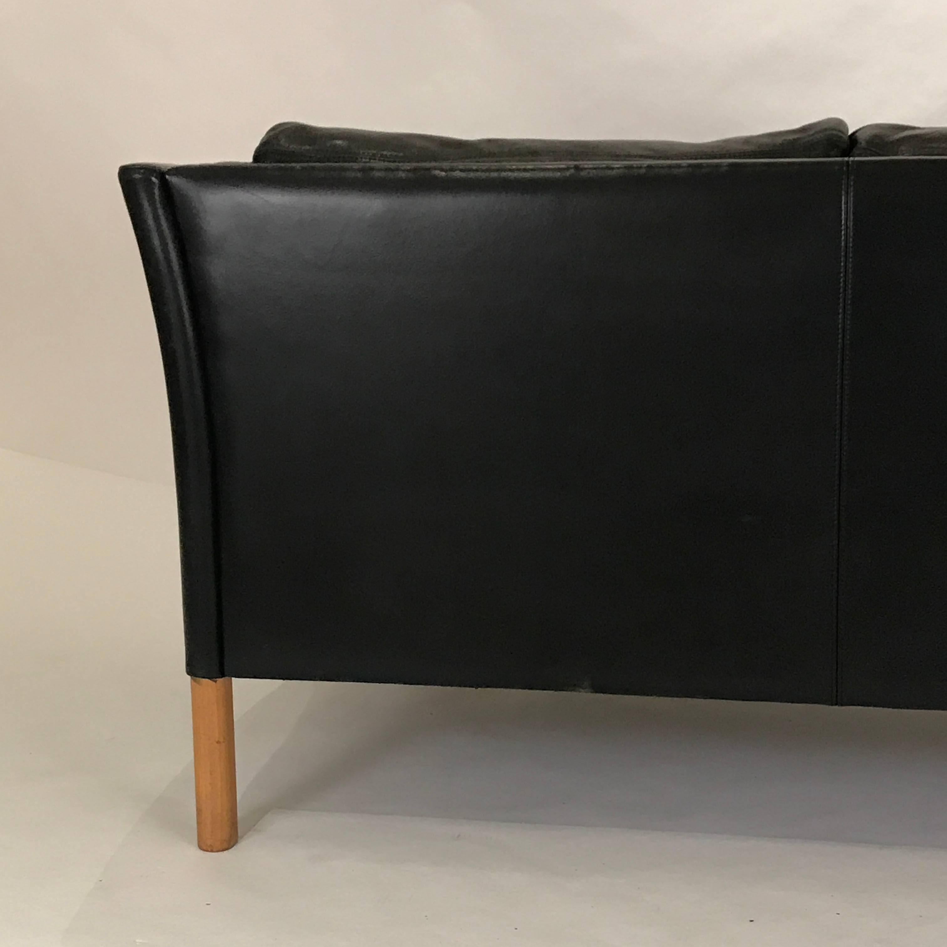 Børge Mogensen Style Black Scandinavian Danish Modern Leather Two-Seat Sofa 4