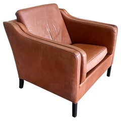 Sedia da salotto in pelle color caramello di Børge Mogensen