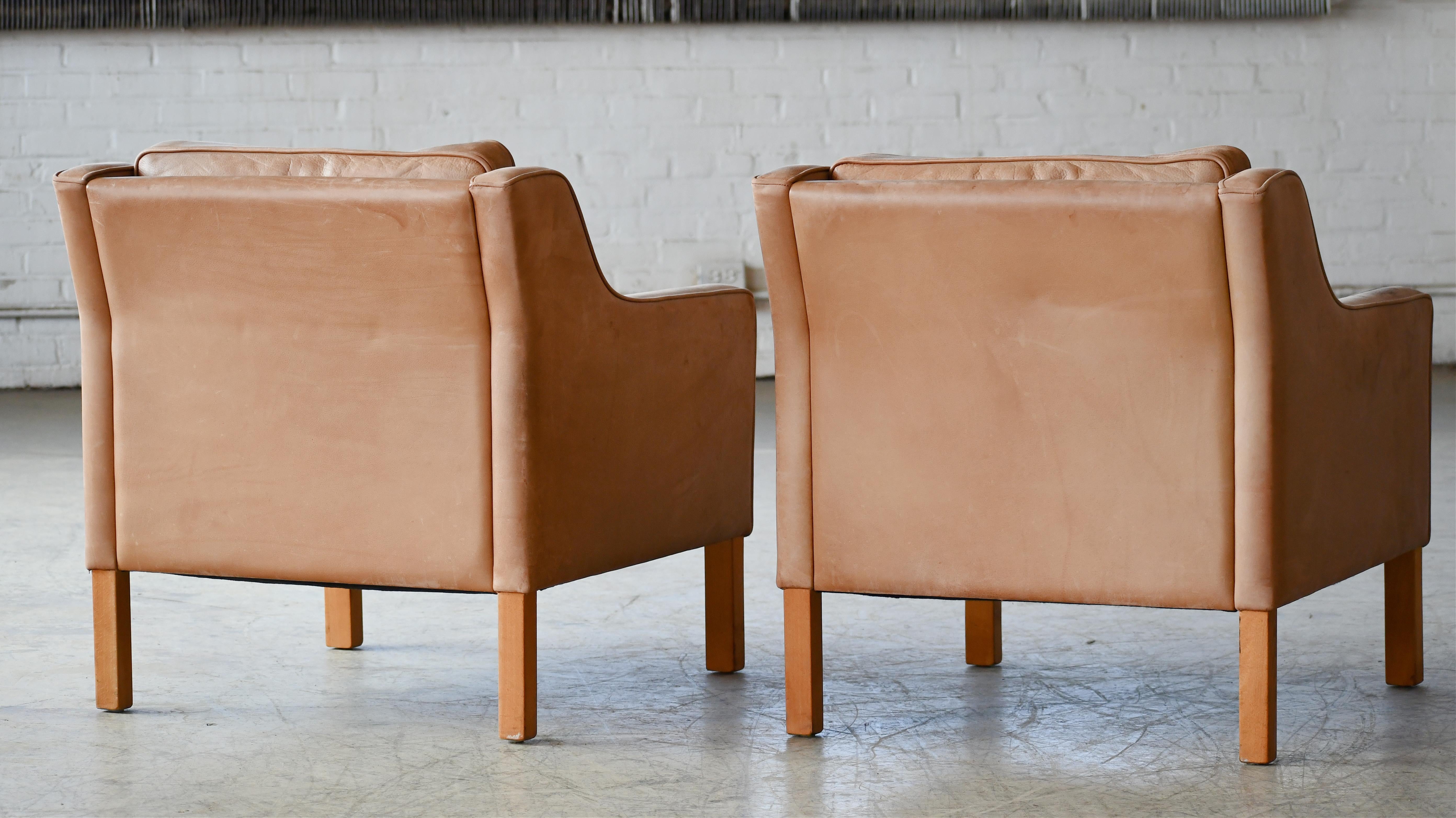 Børge Mogensen Style Lounge Chair Modell 2207 aus patiniertem Naturleder  (Leder) im Angebot