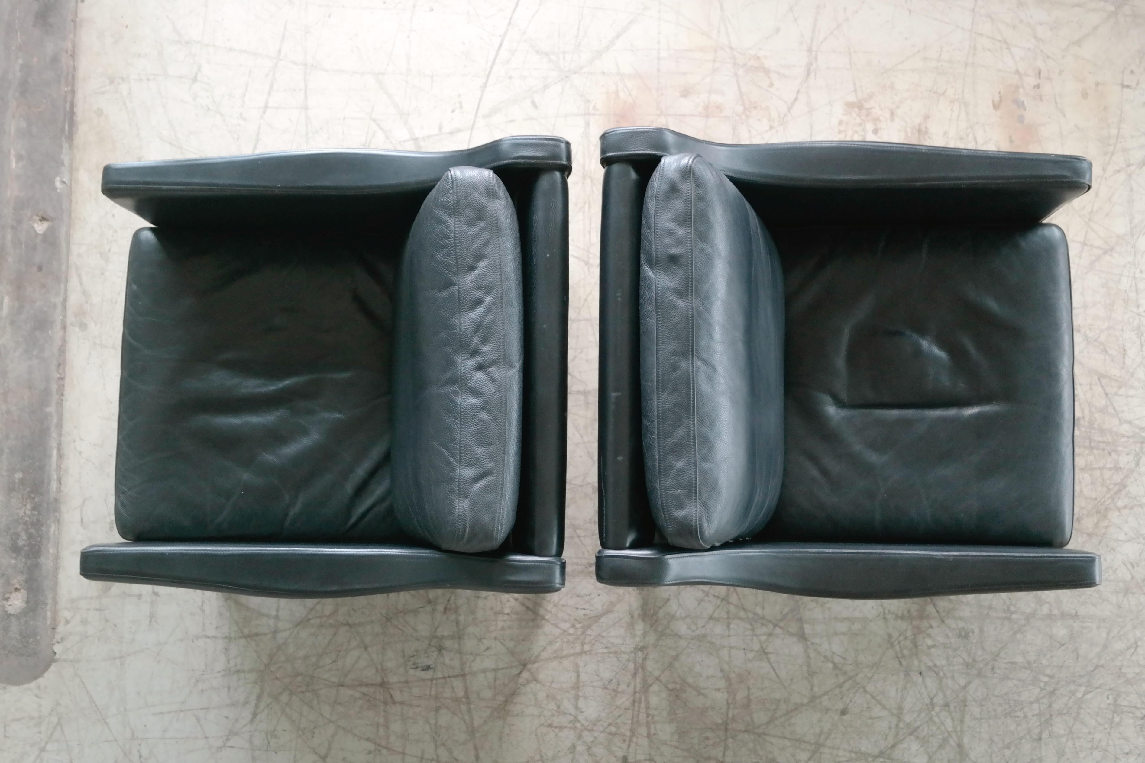 Børge Mogensen Style Pair Danish Black Leather Lounge Chairs by Takashi Okamura In Good Condition In Bridgeport, CT