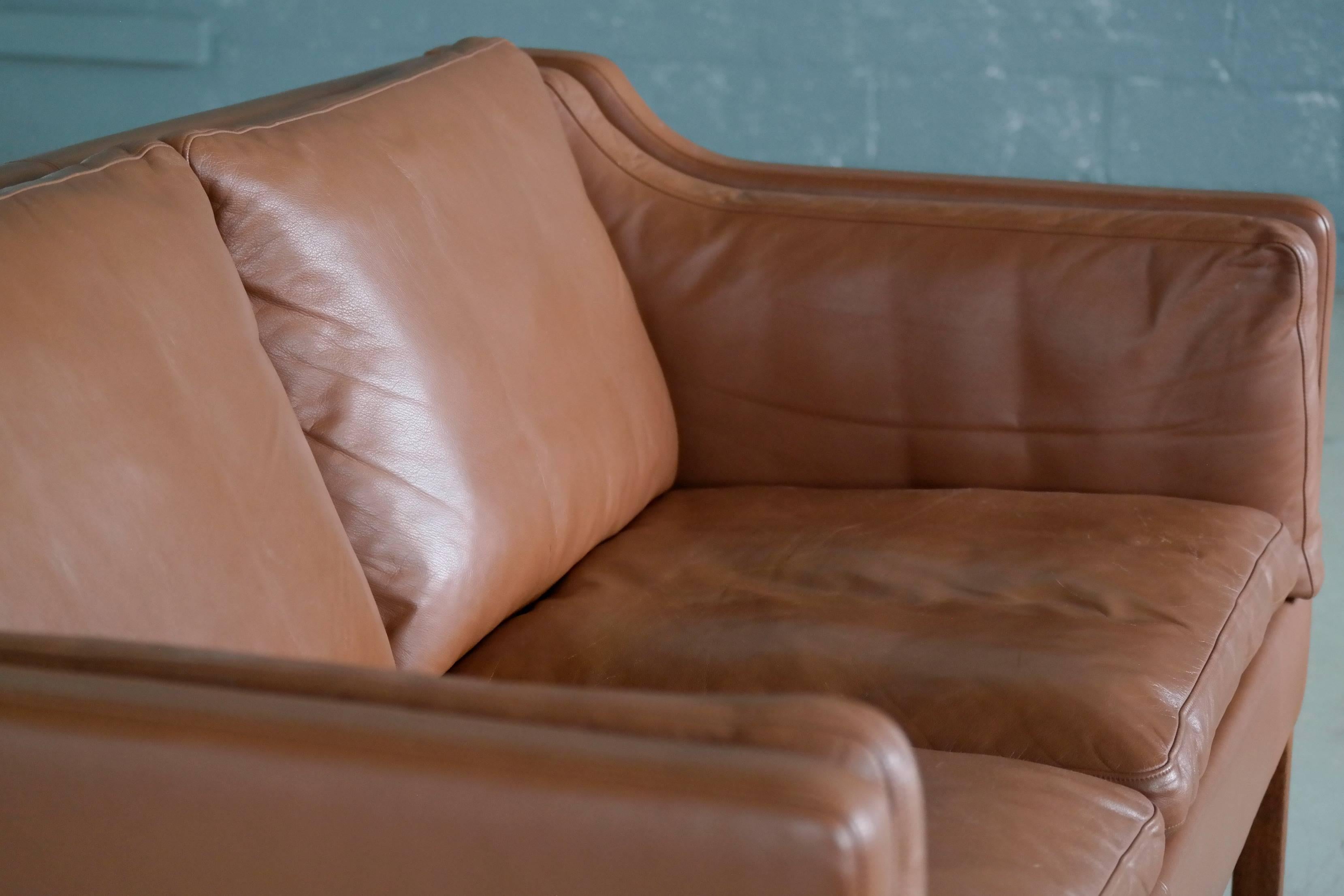 Børge Mogensen Style Two-Seat Sofa in Cognac Leather by Stouby Mobler, Denmark In Excellent Condition In Bridgeport, CT