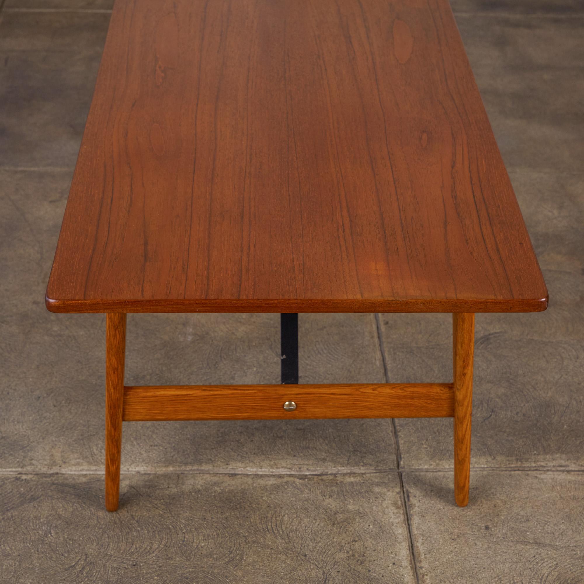 Børge Mogensen Teak and Oak Coffee Table for Fredericia Stolefabrik 1