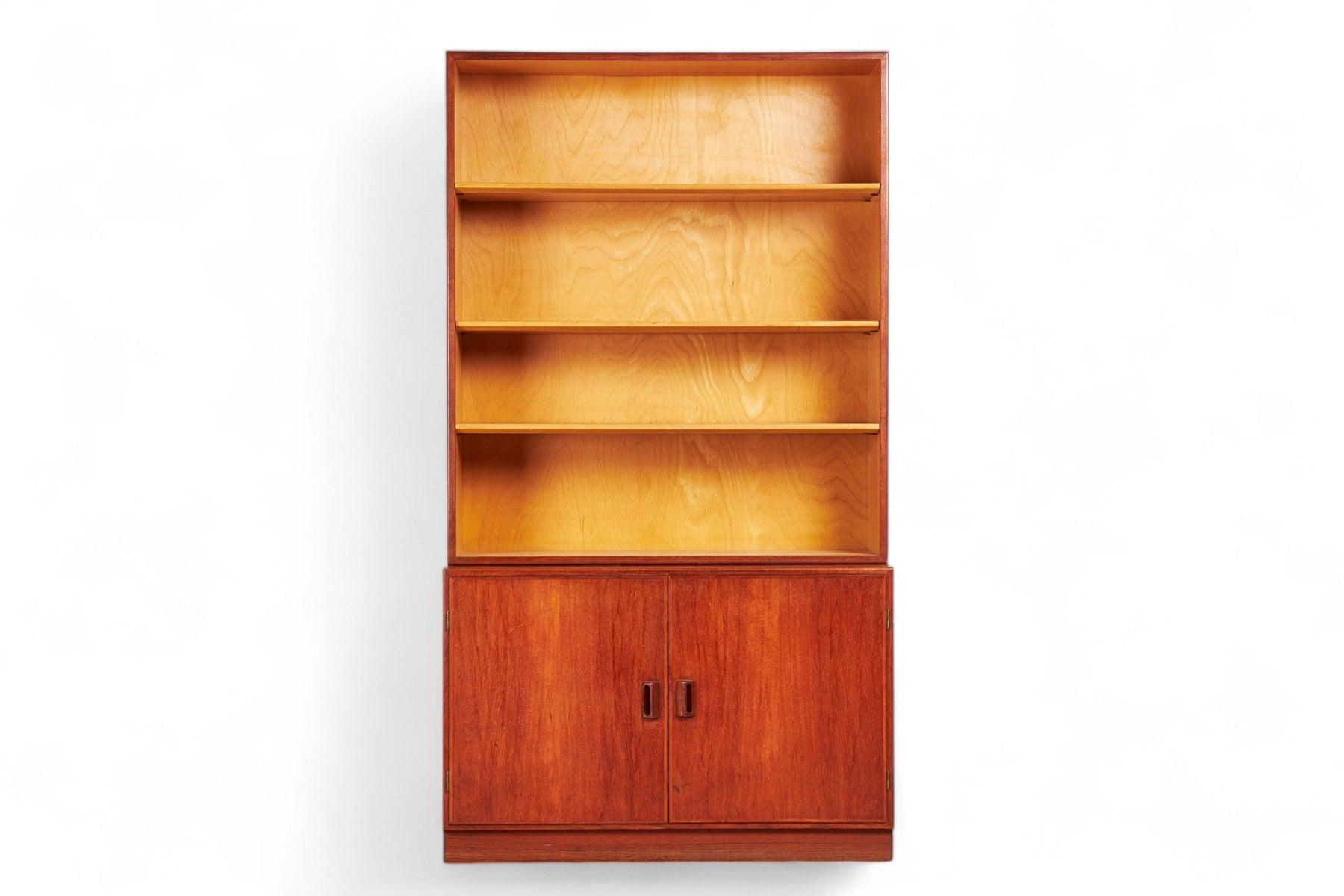 Origine: Danimarca
Designer: Børge Mogensen
Produttore: Søborg
Epoca: anni '50
Materiali: Teak
Misure: 39,5