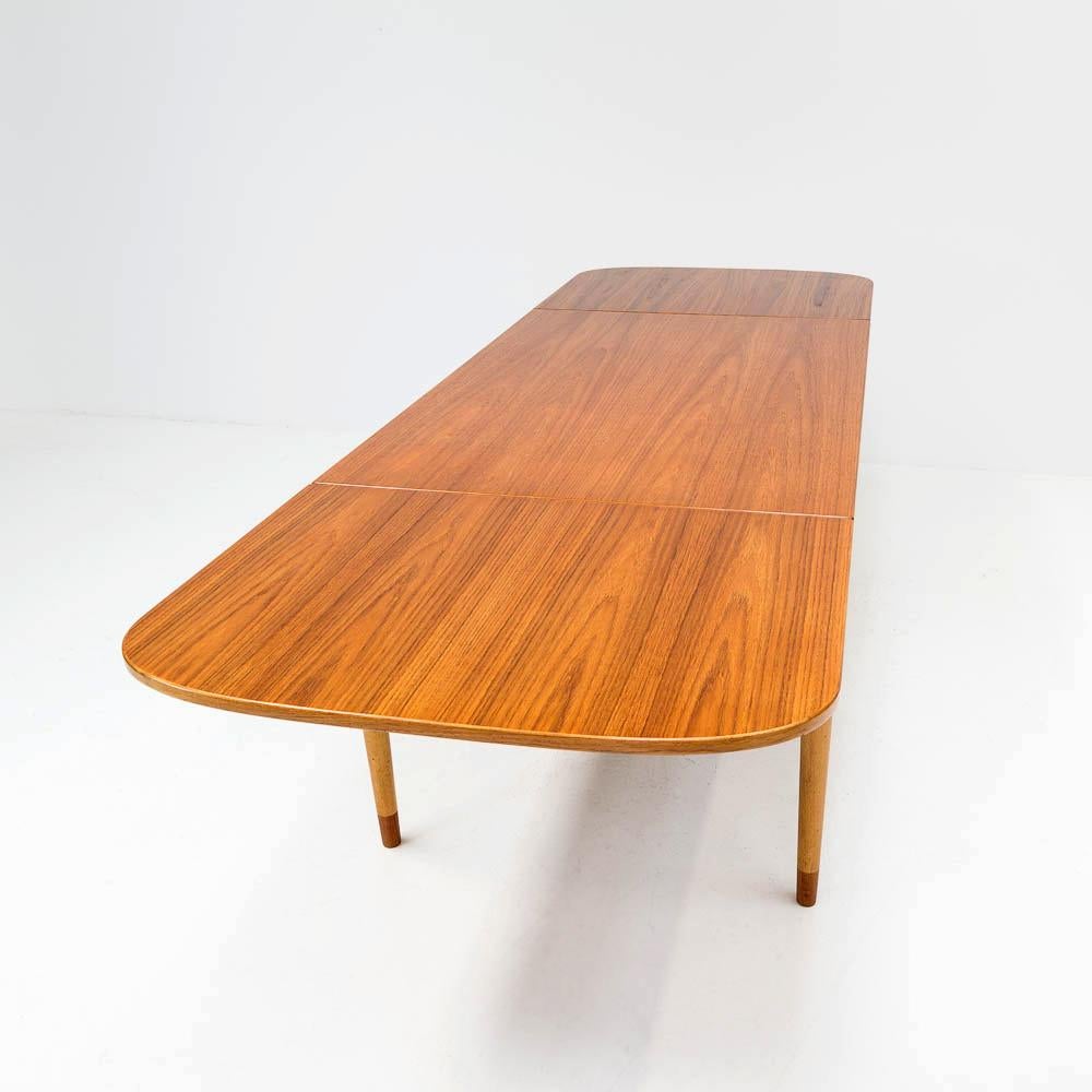 Børge Mogensen Teak Drop Leaf Dining Table for Søborg Møbelfabrik, Denmark 1960s In Good Condition In Berkhamsted, GB