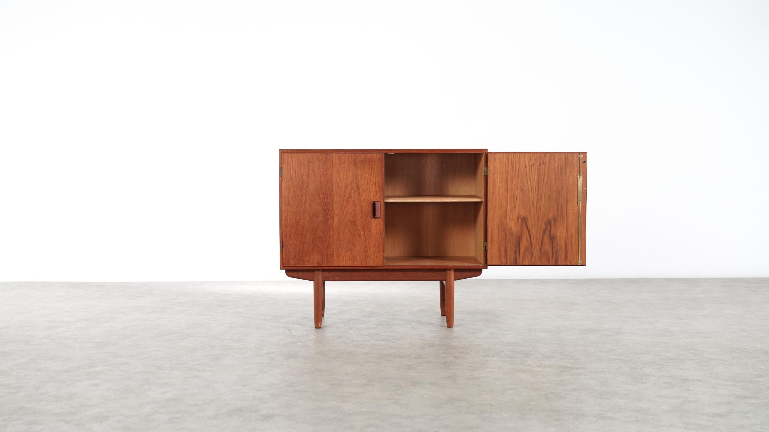 Scandinavian Modern Børge Mogensen Teak & Oak Sideboard, 1950 for Søborg Møbelfabrik, Danish Modern