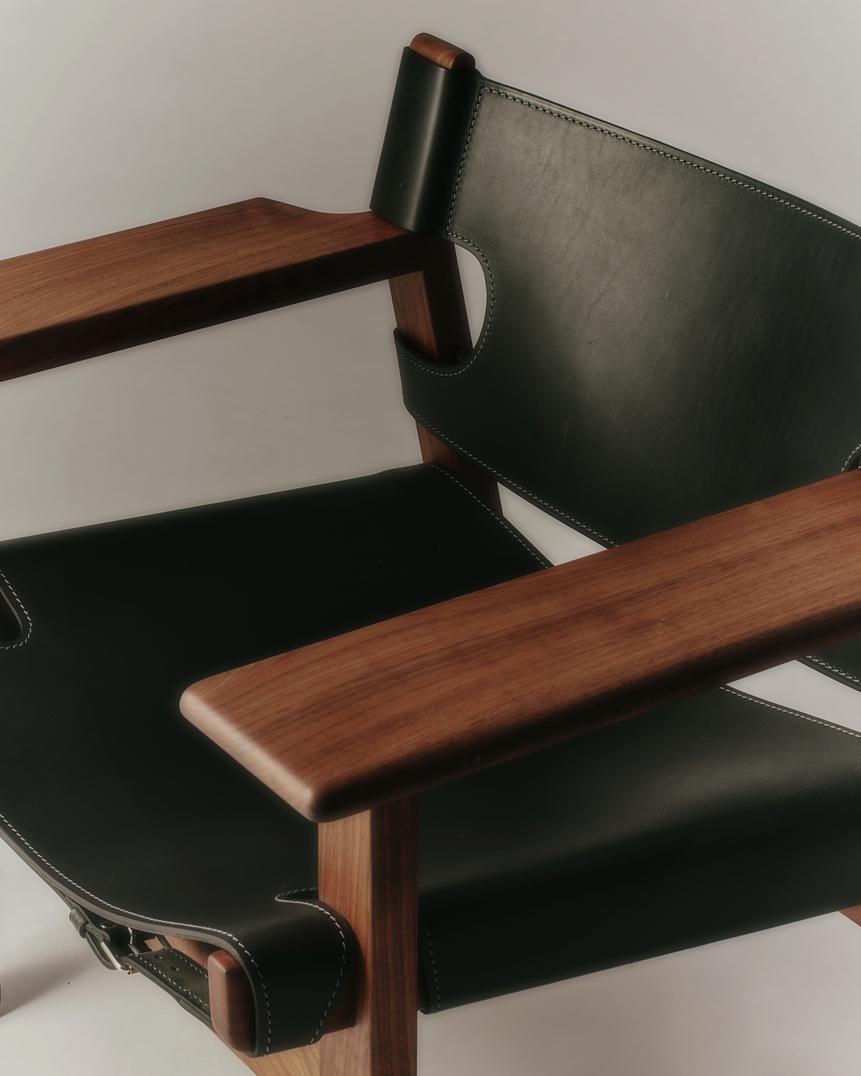 Børge Mogensen, The Spanish Chair-Black Leather/Oiled Walnut-for Fredericia For Sale 3