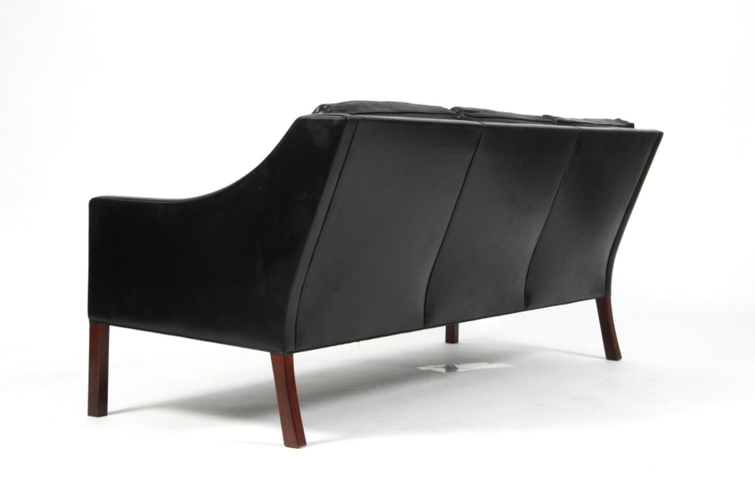 Børge Mogensen Three-Seat Sofa in Original Black Leather, Model 2209 In Good Condition In Esbjerg, DK