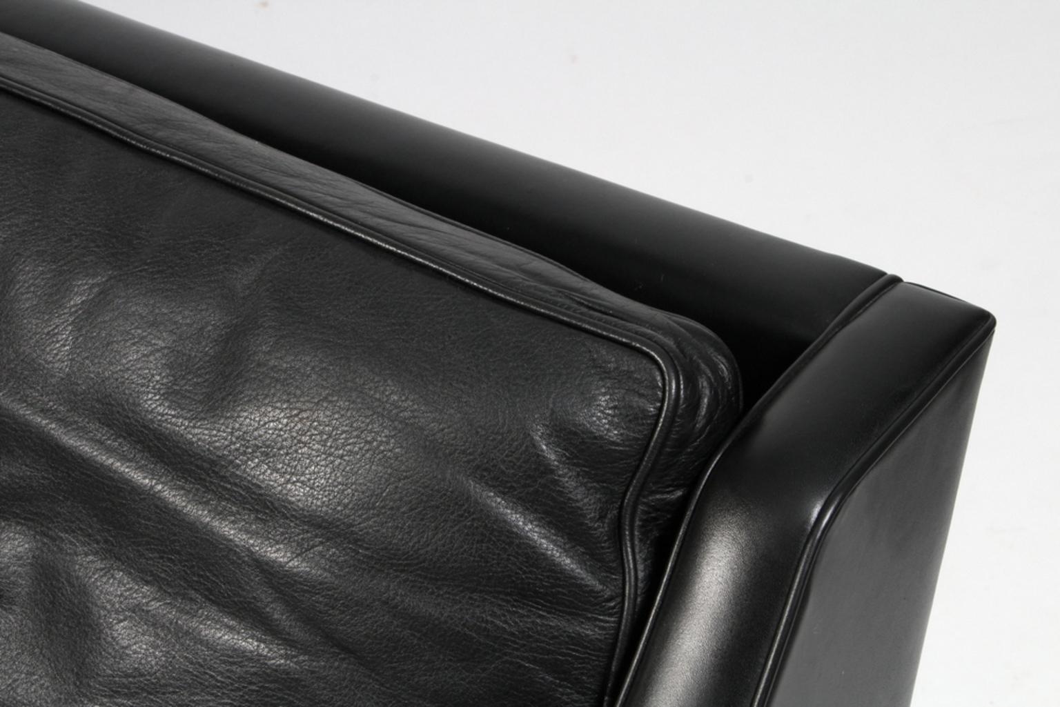 Mid-20th Century Børge Mogensen Three-Seat Sofa in Original Black Leather, Model 2209