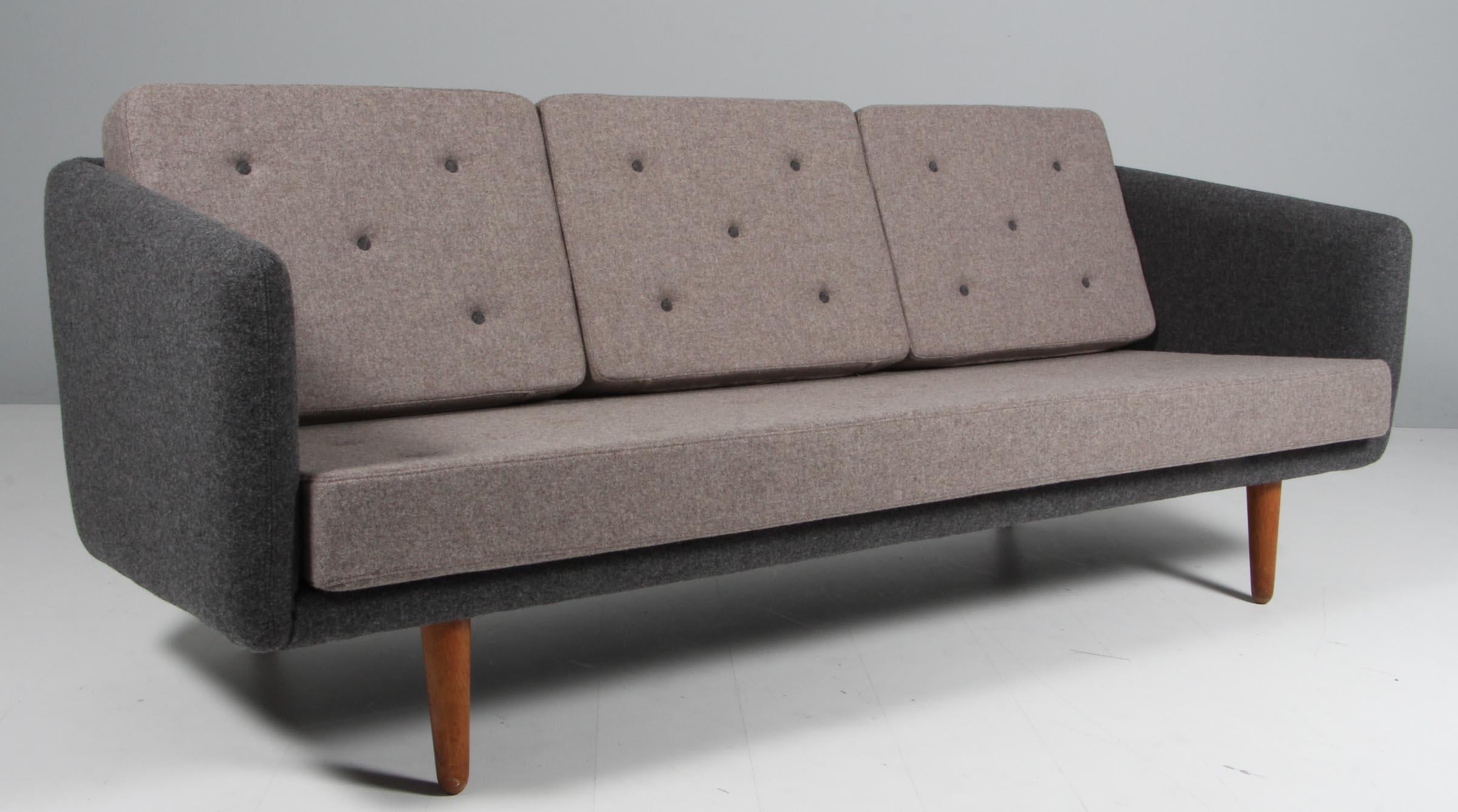 Scandinavian Modern Børge Mogensen Three-Seat Sofa, Model 201