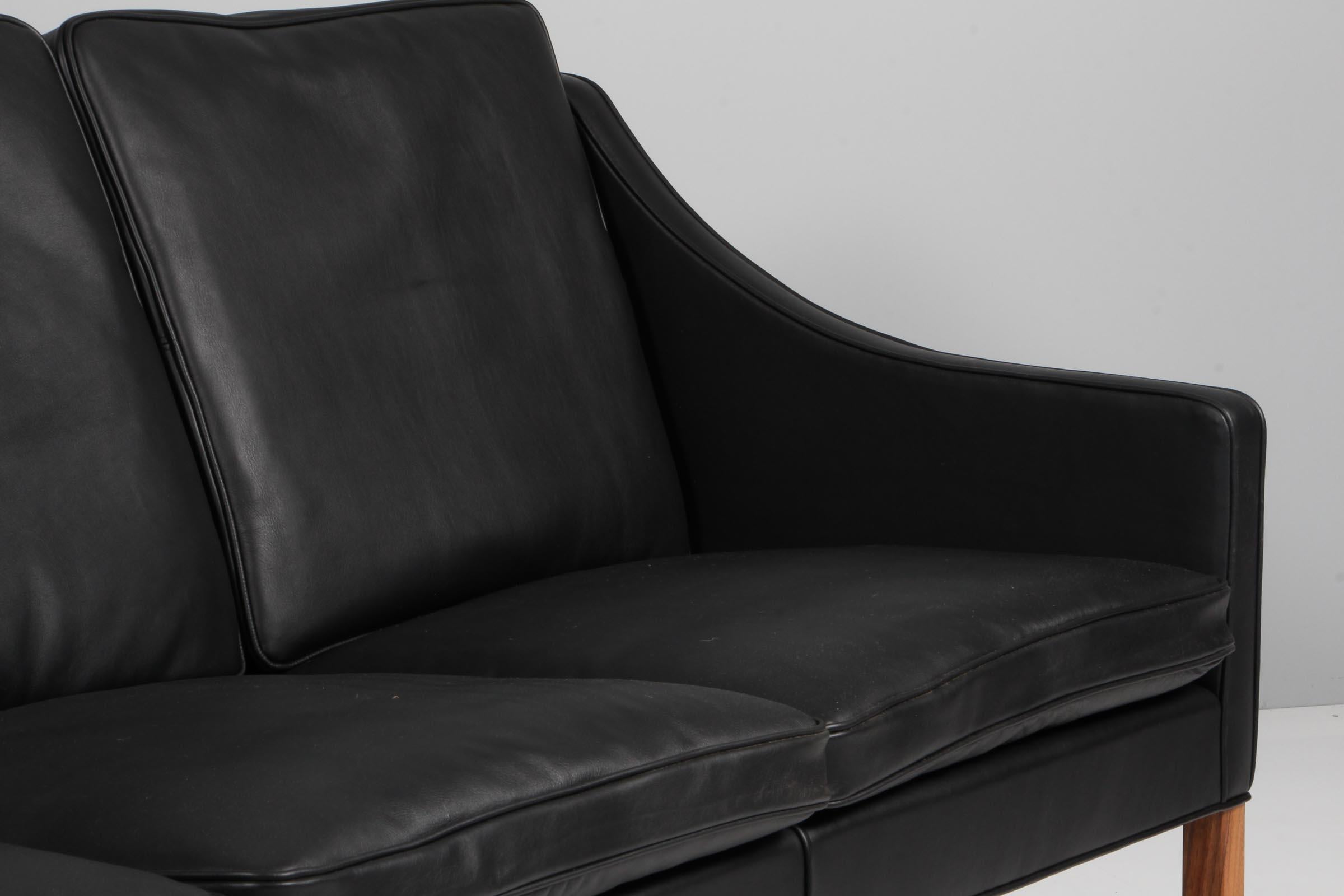Børge Mogensen Three-Seat Sofa, Model 2209, Denmark, New Upholstered In Excellent Condition For Sale In Esbjerg, DK