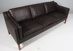 Sofá de tres plazas Børge Mogensen, Modelo 2213