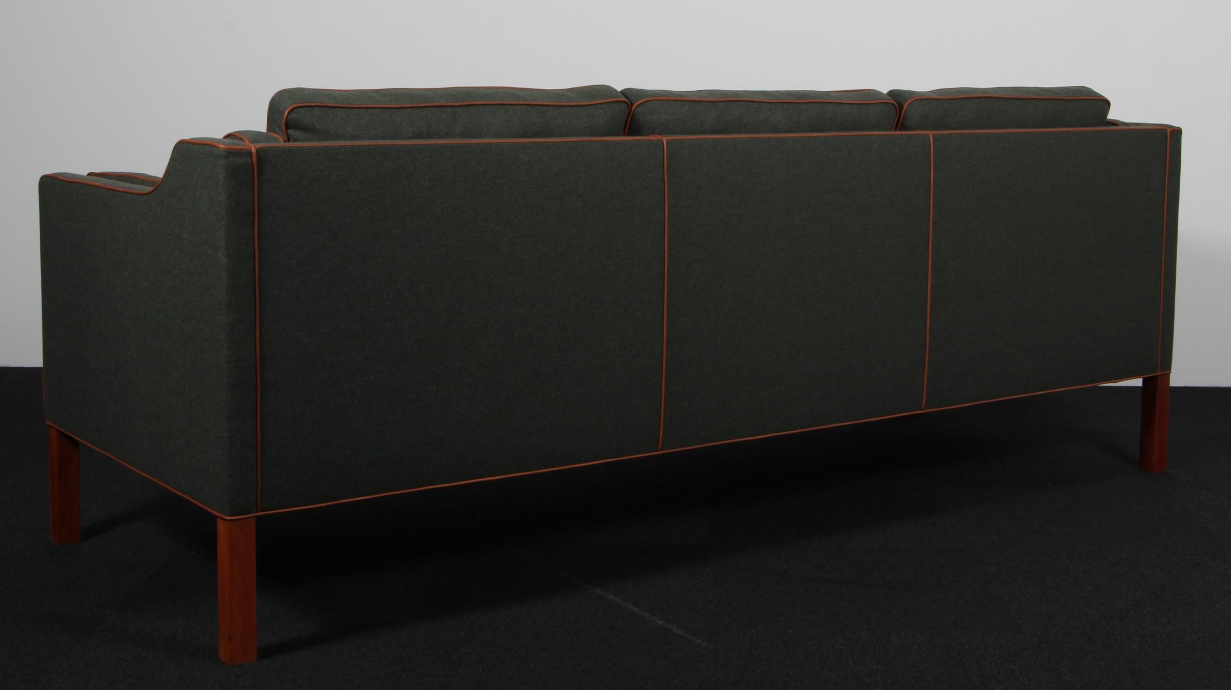 Leather Børge Mogensen Three-Seat Sofa, Model 2213 For Sale