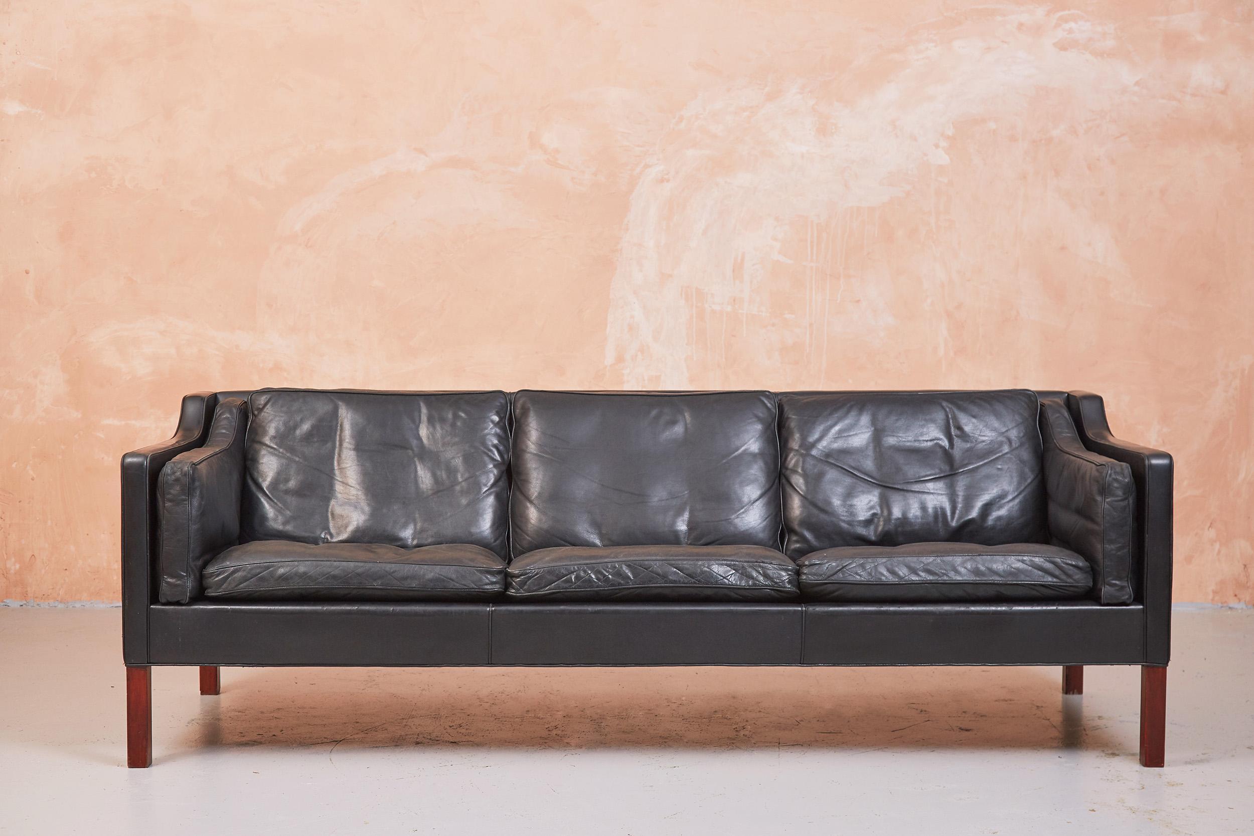 Børge Mogensen Three Seat Sofa, Model 2213 in Black Leather In Good Condition In London, GB