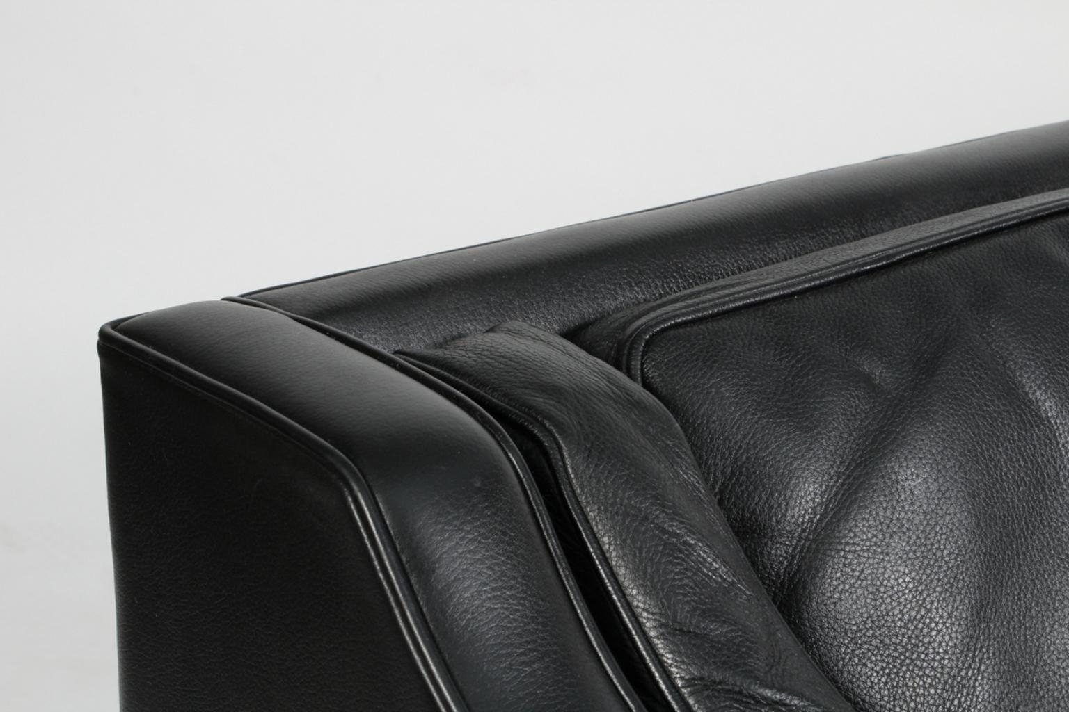 Scandinavian Modern Børge Mogensen Three-Seat Sofa, Model 2213, Original Black Leather
