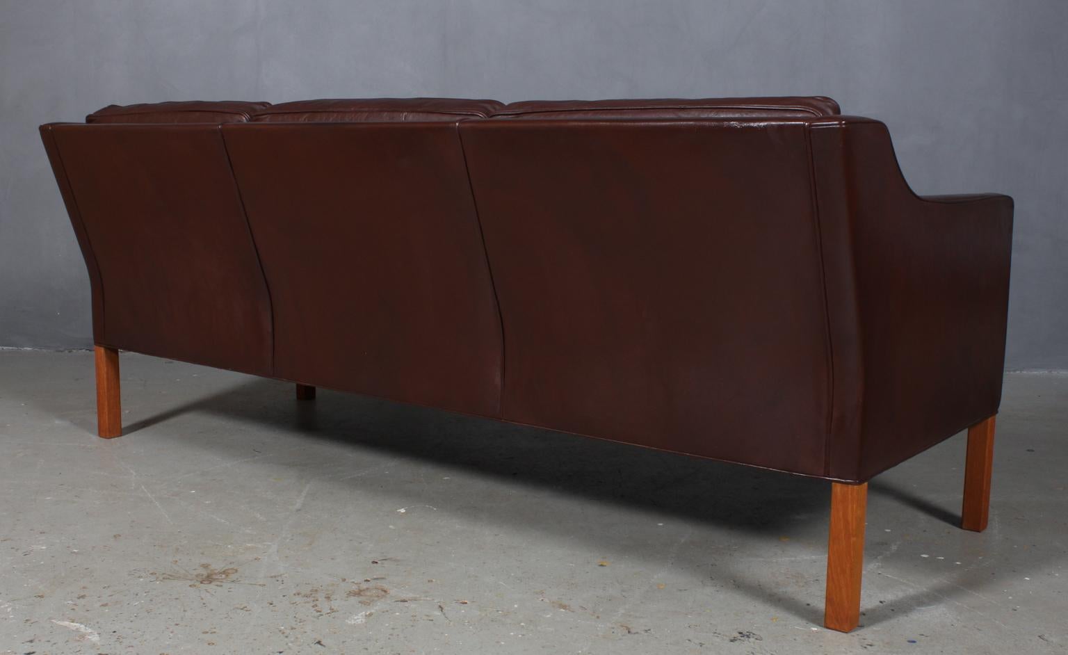 Børge Mogensen Three-Seat Sofa, Model 2323, Original Brown Leather and Oak 1