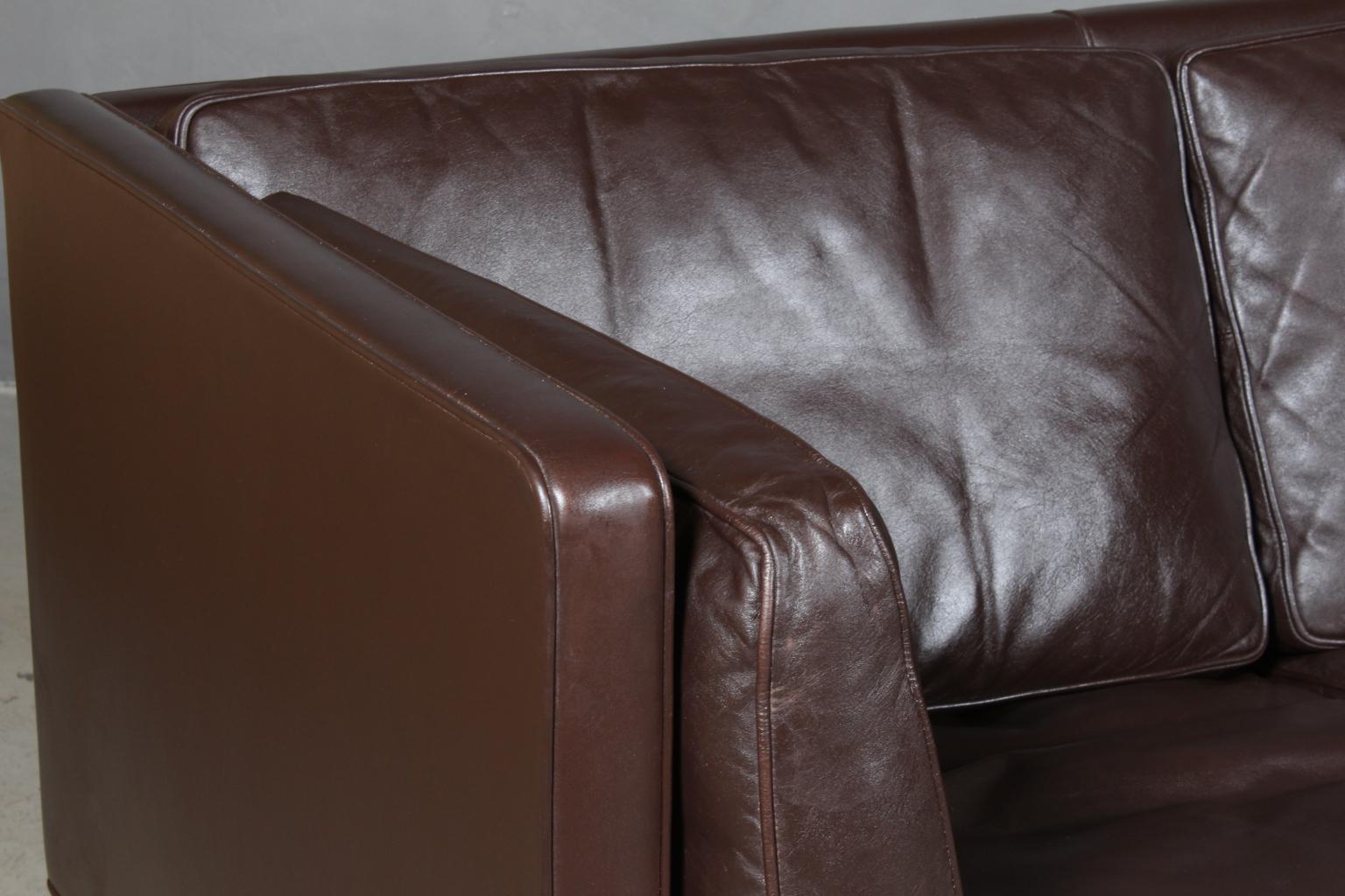 Danish Børge Mogensen Three-Seat Sofa, Model 2443, Original Dark Brown Leather