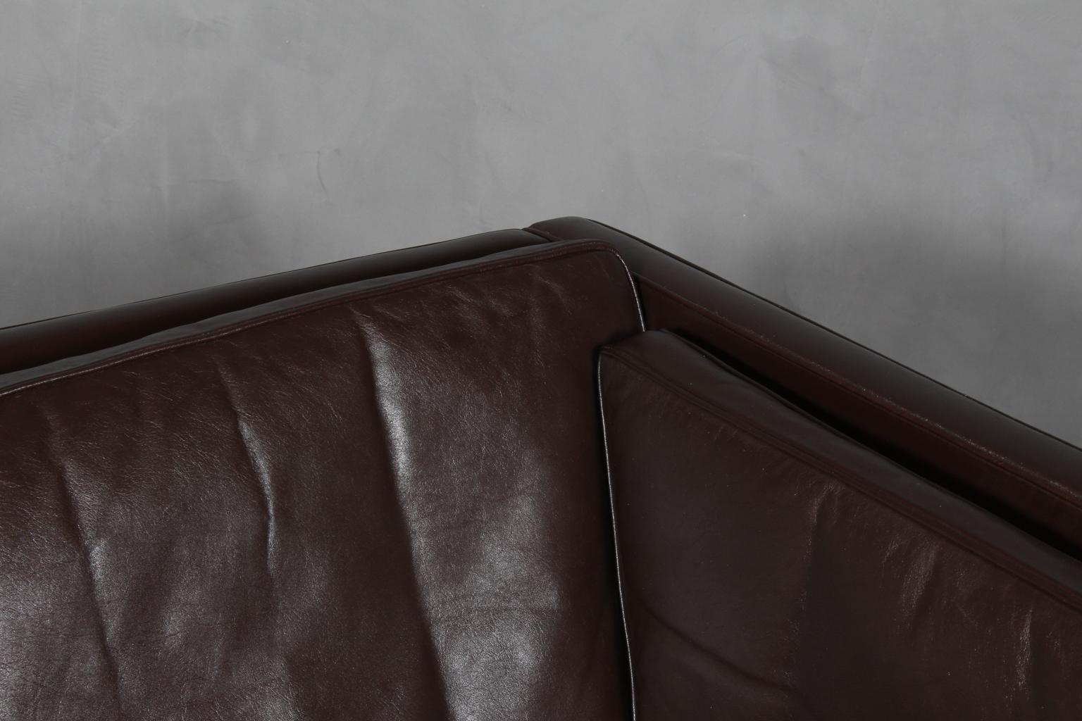 Børge Mogensen Three-Seat Sofa, Model 2443, Original Dark Brown Leather In Good Condition In Esbjerg, DK