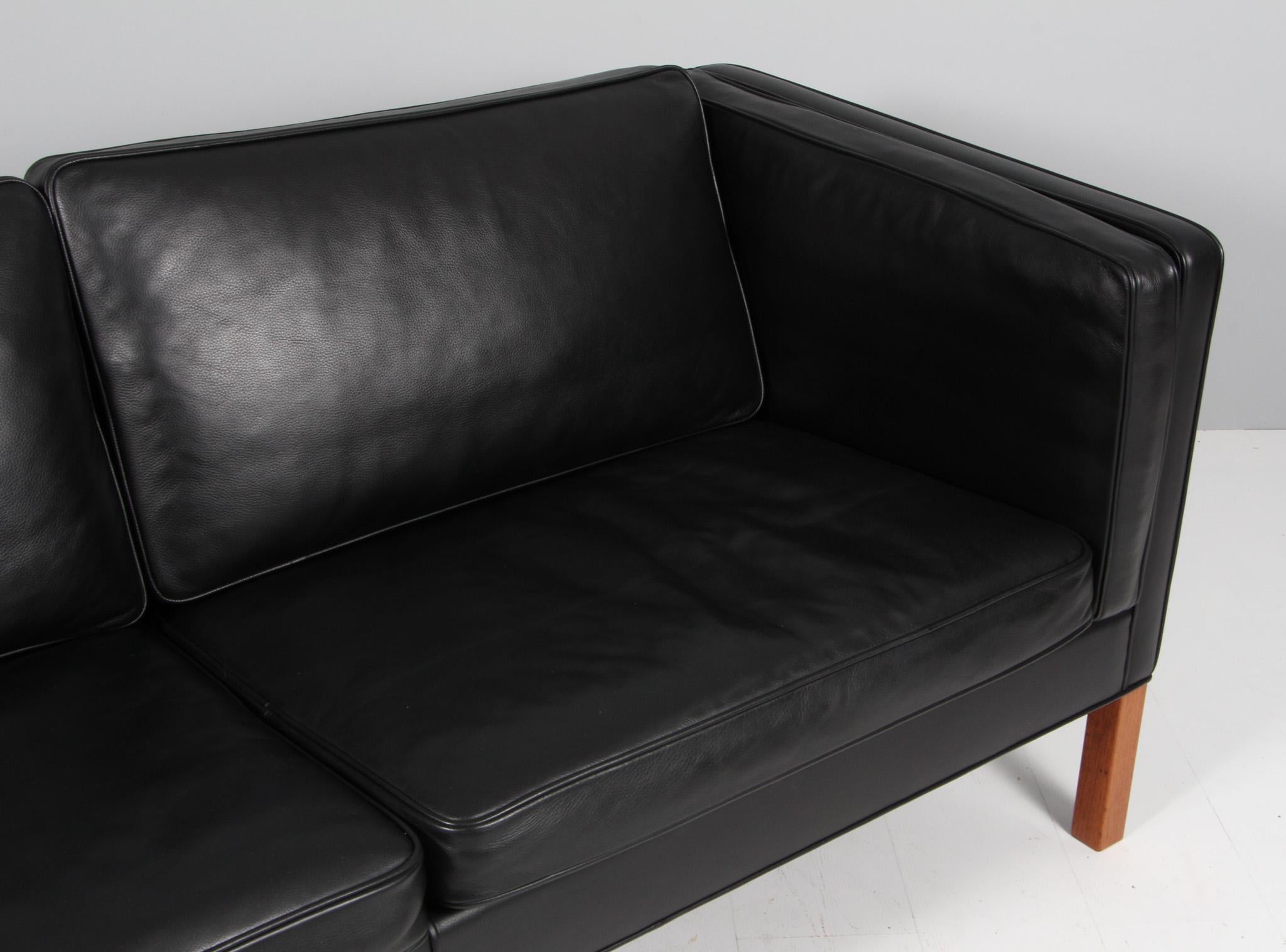 Børge Mogensen Zweieinhalbsitziges Sofa, Modell 2335 (Leder) im Angebot