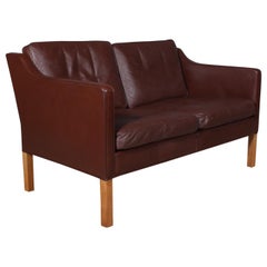 Børge Mogensen Two-Seat Sofa, Model 2322, Original Brown Leather and Oak