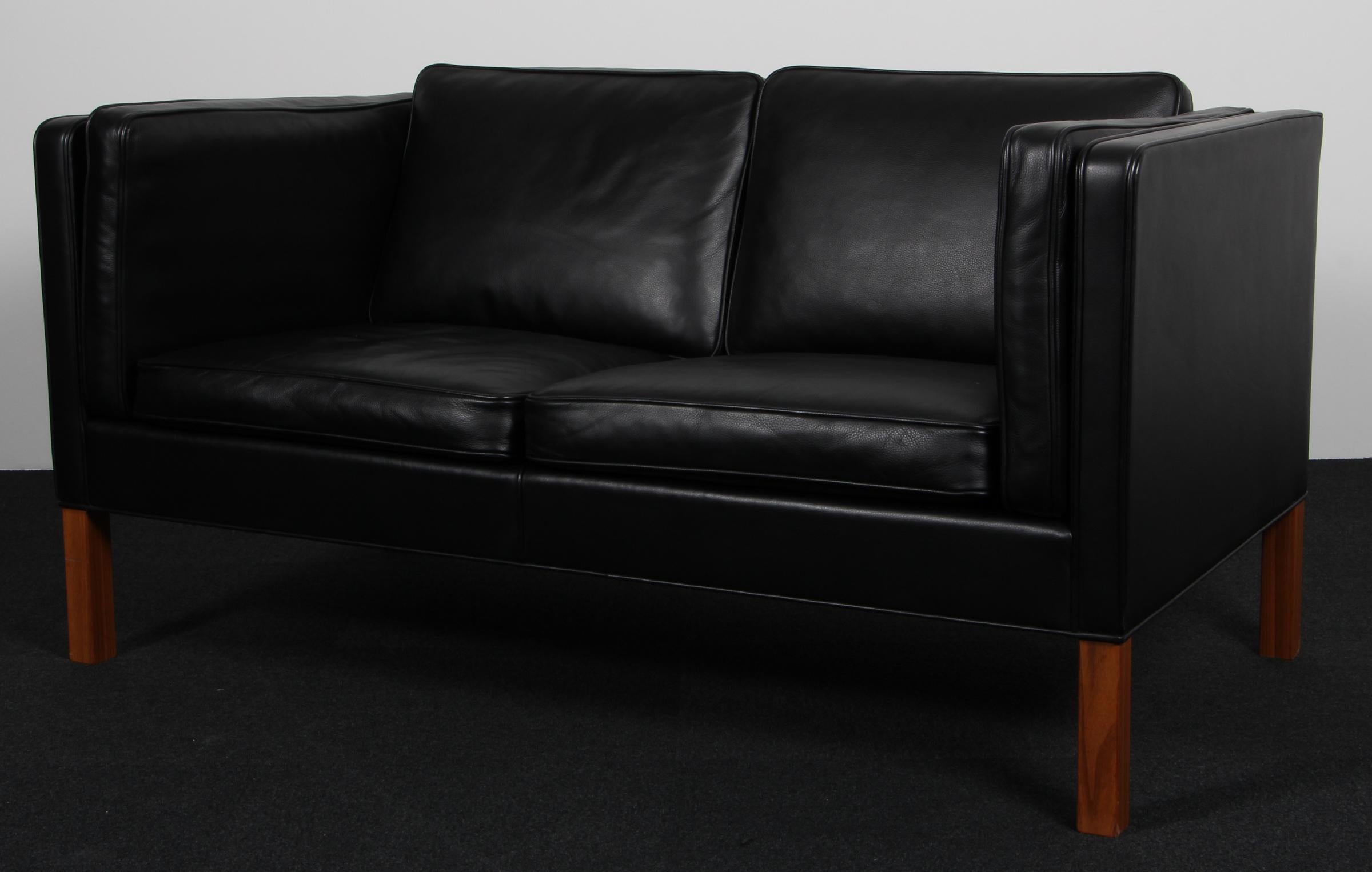 Børge Mogensen Two-Seat Sofa, model 2332 en vente